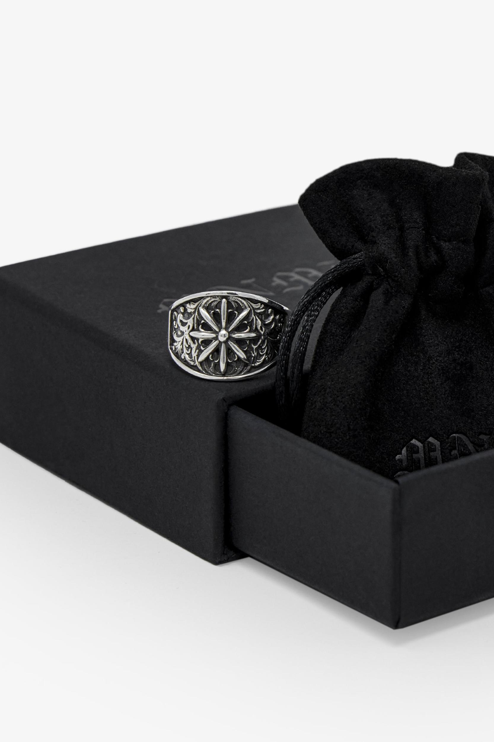 Embossed Star Sterling Silver Ring - Silver Product Image
