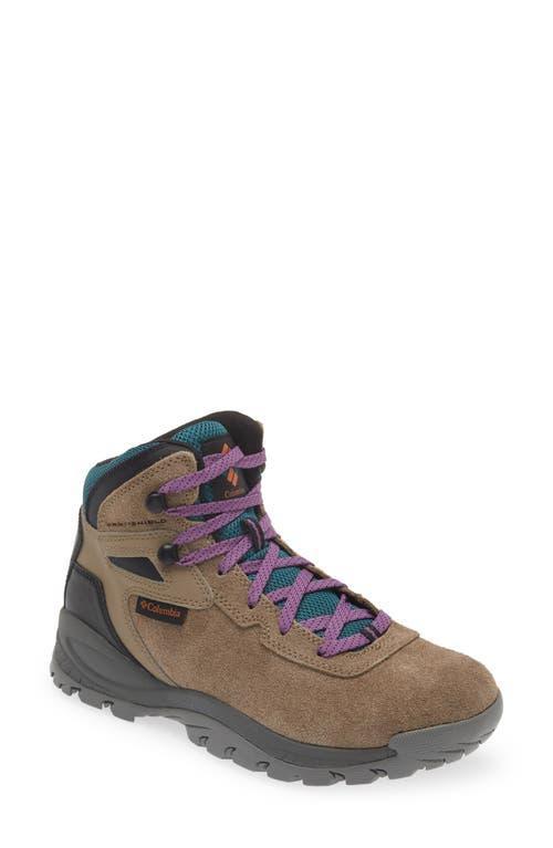 Columbia Newton Ridge BC (Wet Sand/Cedar) Women's Shoes Product Image