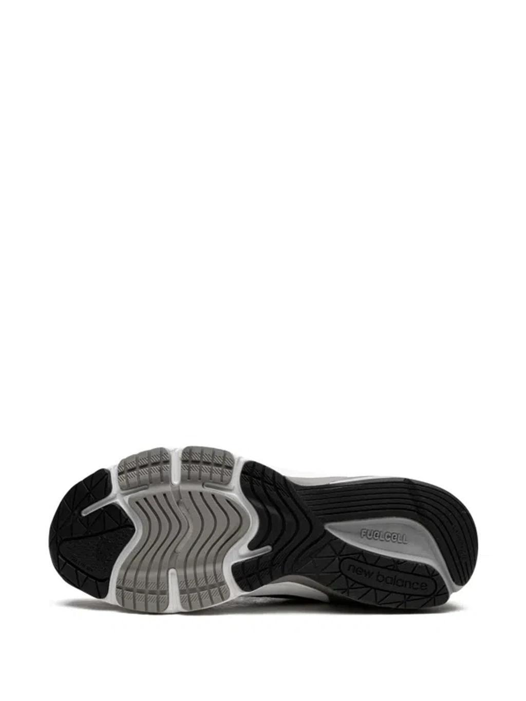 990V6 "Black/Silver" sneakers Product Image