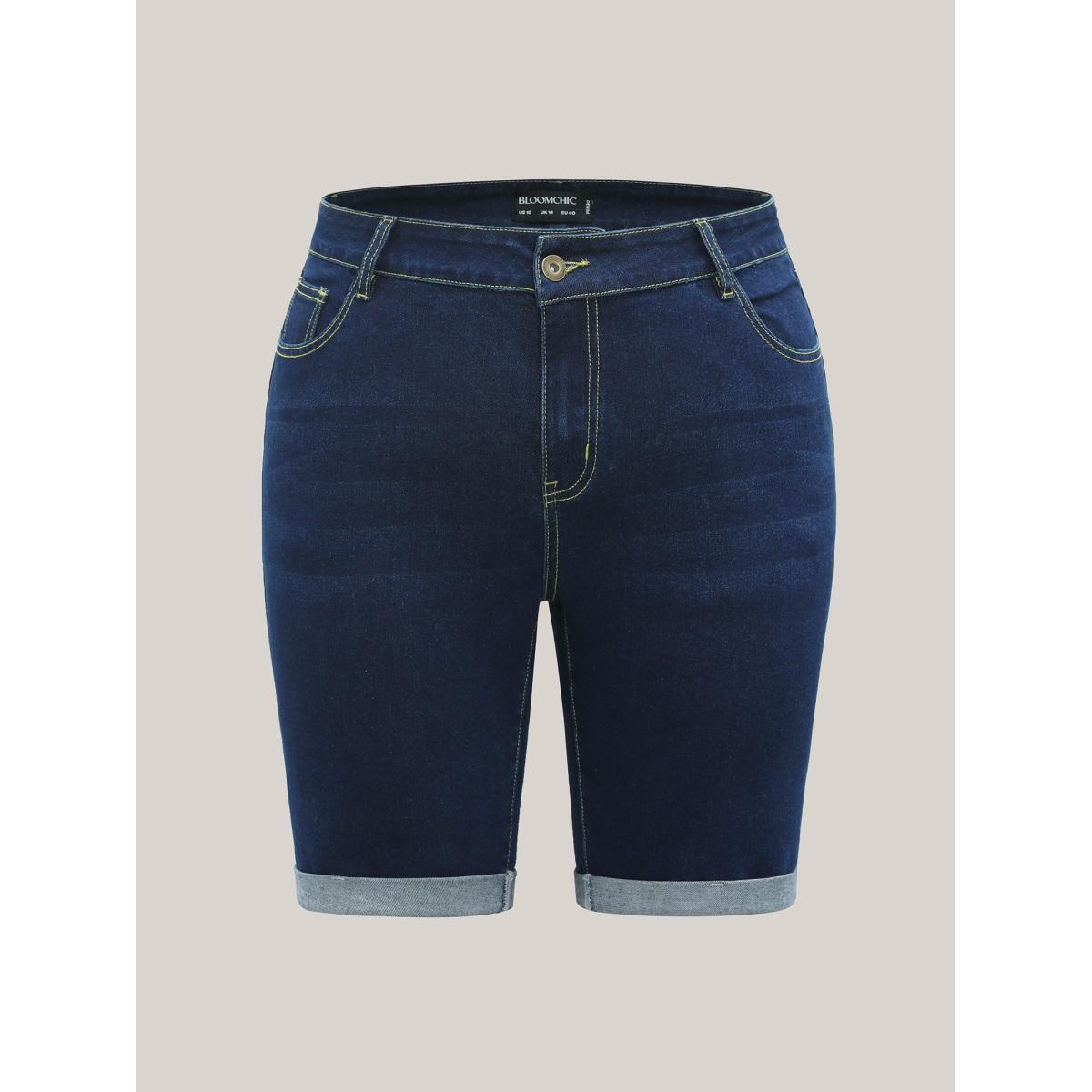 Plus Size Stretchy Skinny-Fit Classic Denim Shorts Women Midblue Medium stretch Everyday-Casual Slanted pocket Denim Shorts BloomChic 28/5X Product Image