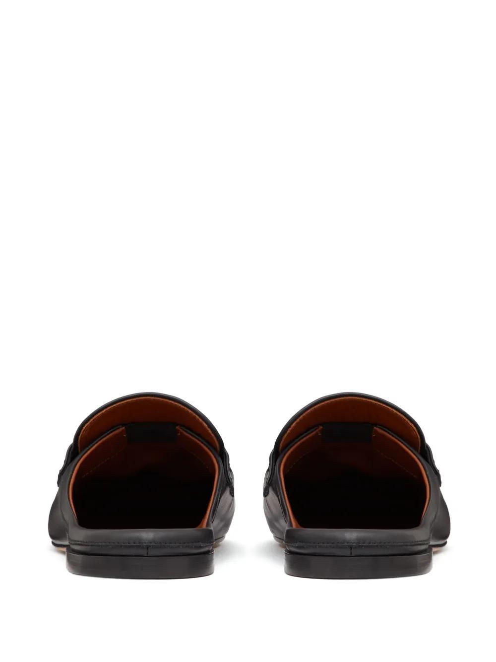 VLogo leather slippers Product Image