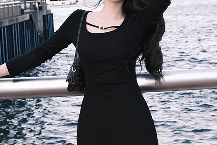 Long-Sleeve Scoop Neck Plain Beaded Maxi Mermaid Dress Product Image
