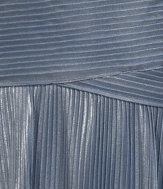 Jessica Howard Petite Size Sleeveless V-Neck Pleated Metallic Knit Gown Product Image
