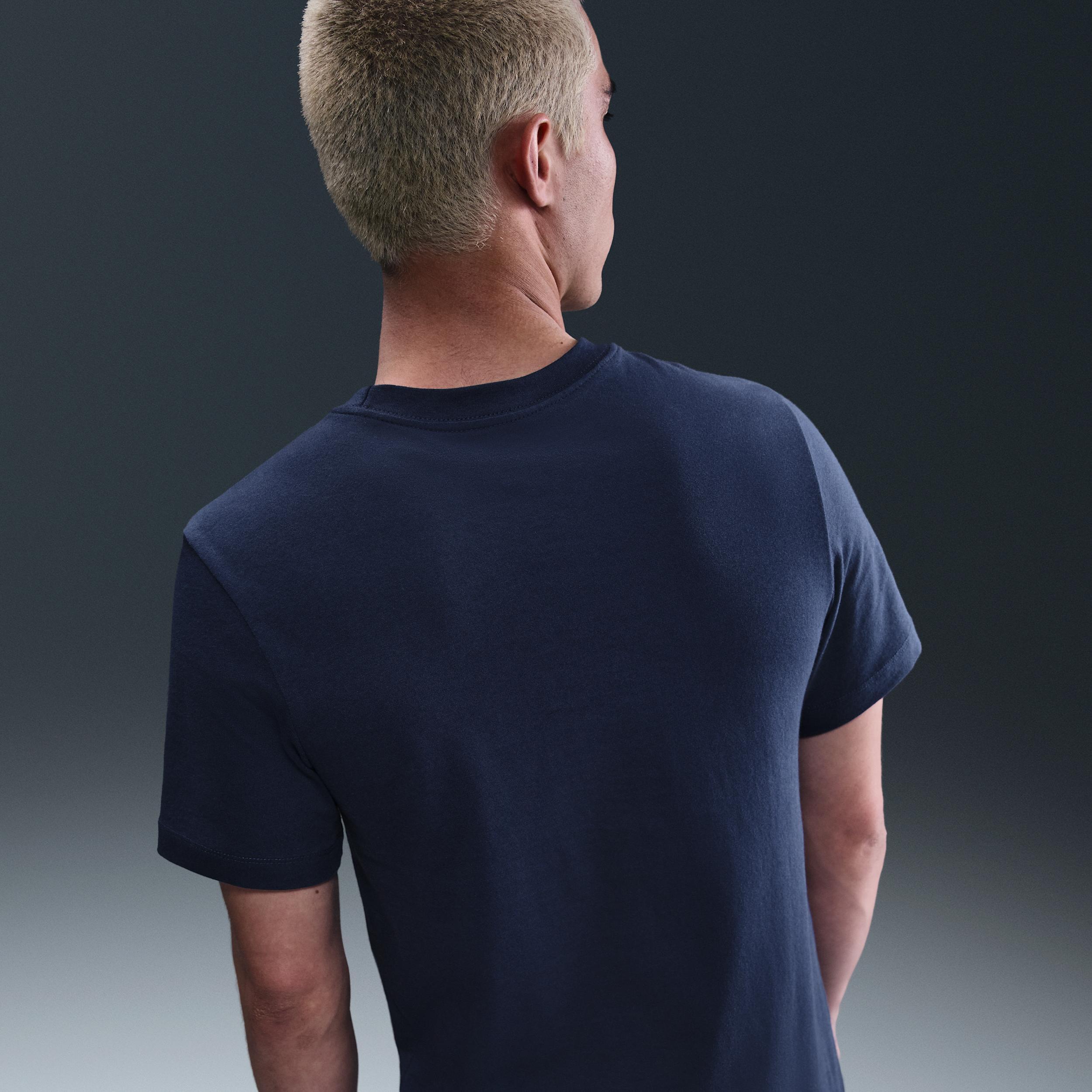 Paris Saint-Germain Men's Nike Soccer T-Shirt Product Image
