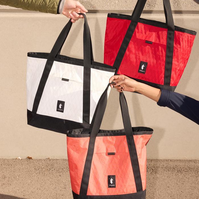 Contiguo 22L Tote Product Image