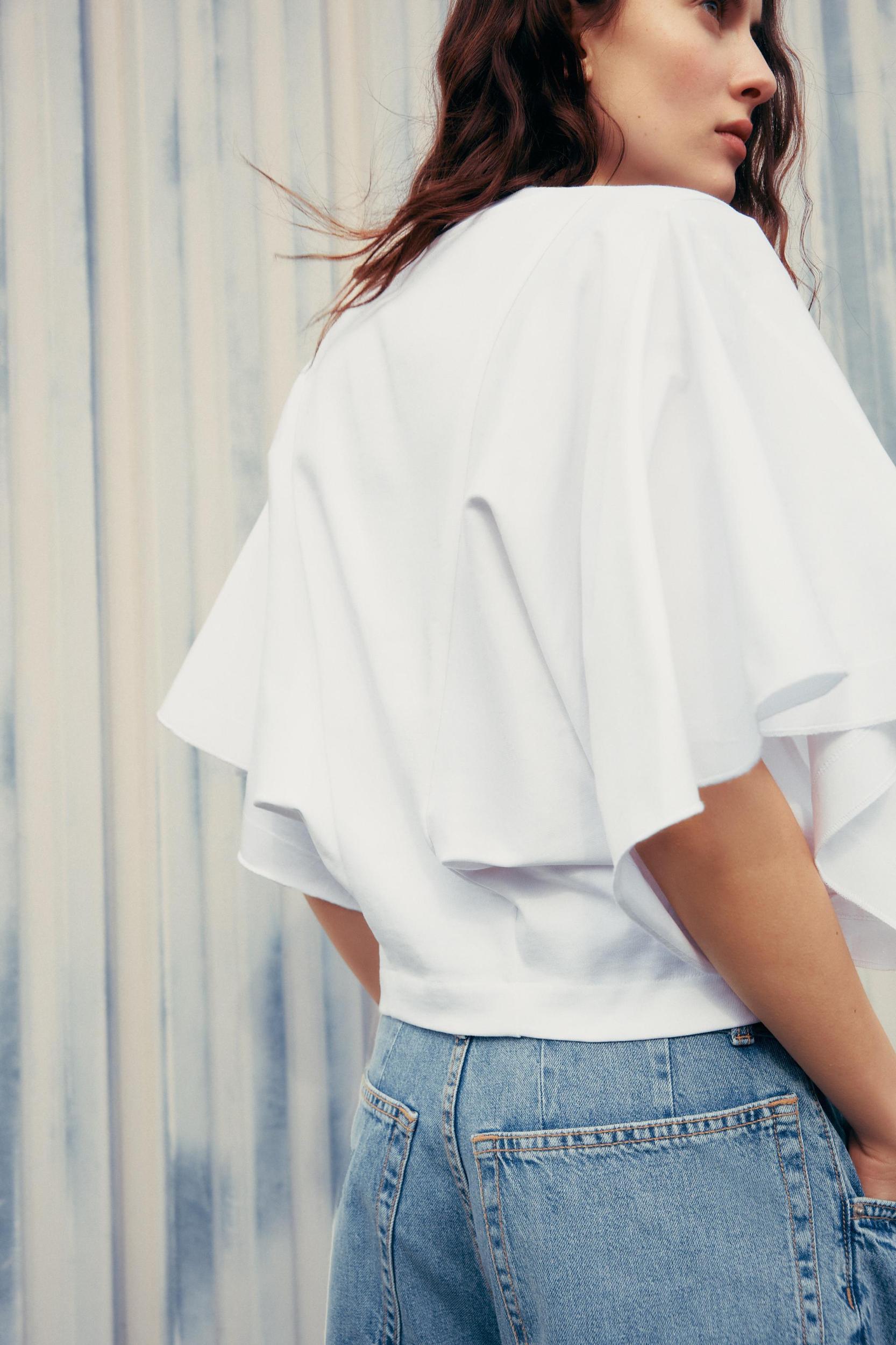BATWING SLEEVE T-SHIRT Product Image