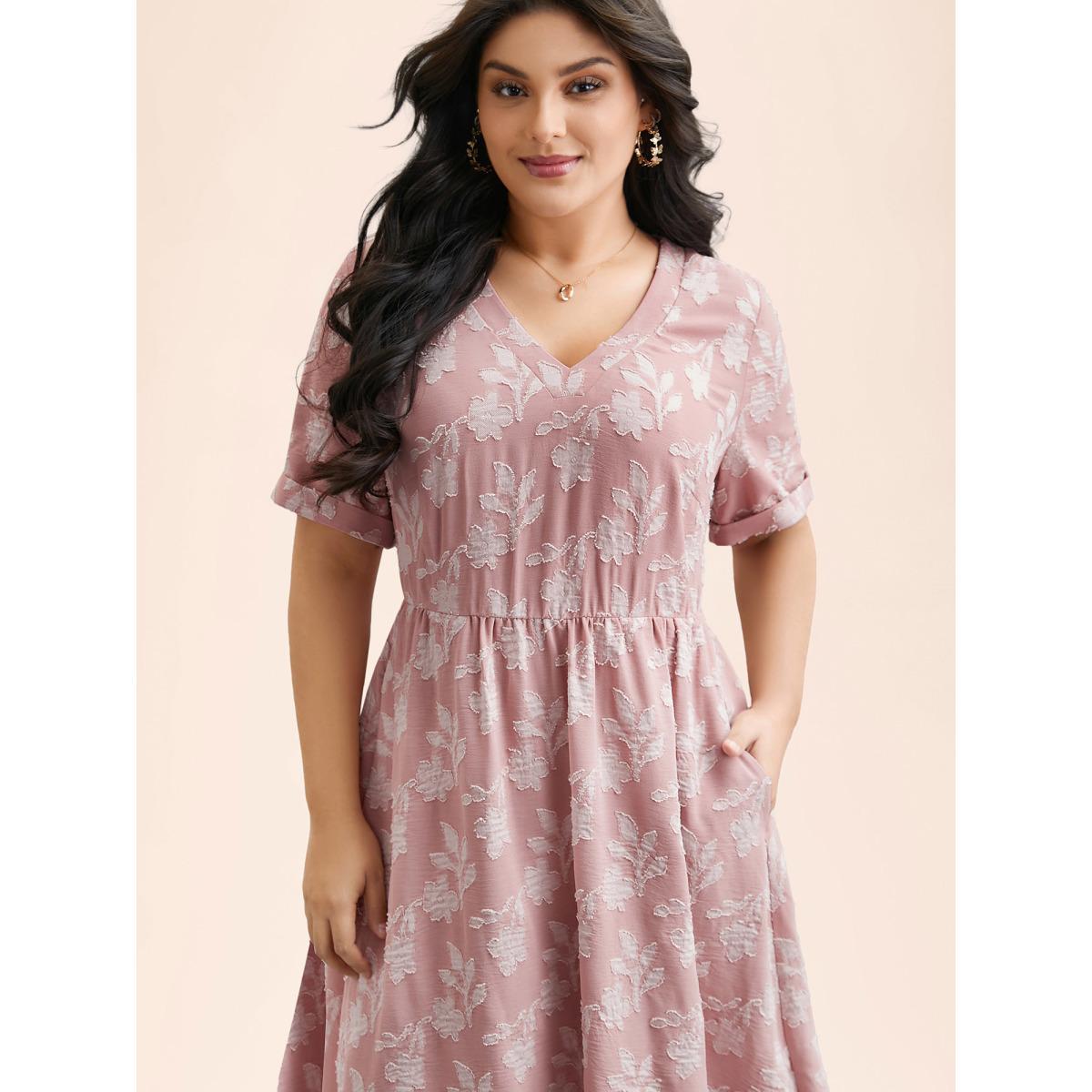 Plus Size V-Neck Floral Textured Pockets Dress Crepe Women Elegant Texture V-neck Short sleeve Curvy BloomChic 18-20/2X Product Image