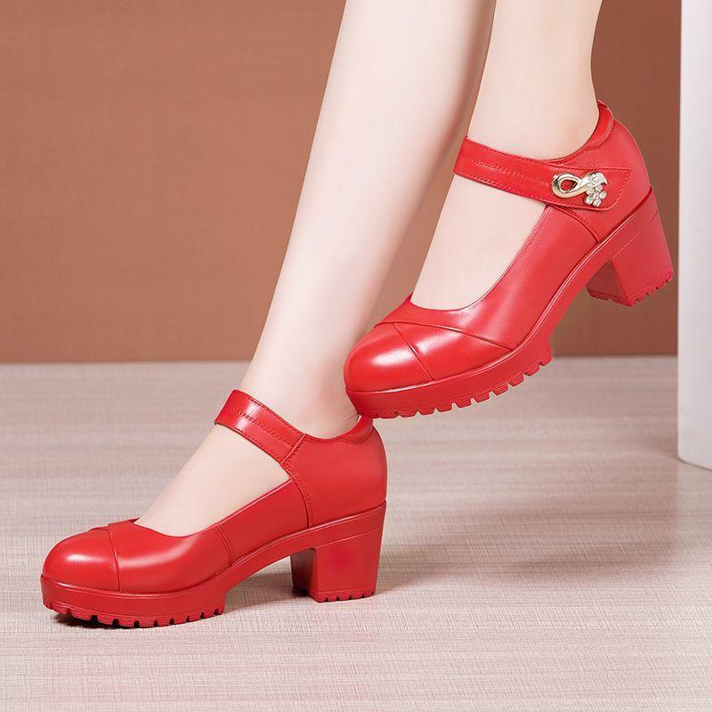 Chunky Heel Sandals Product Image