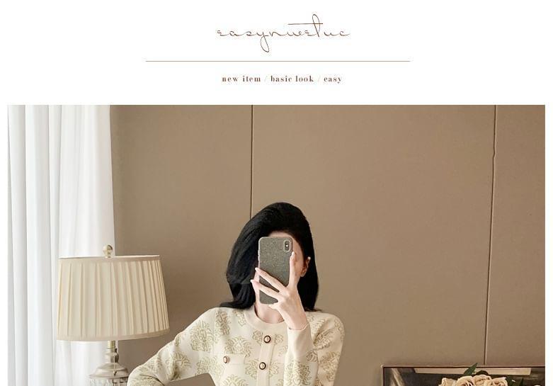 Long-Sleeve Crew Neck Patterned Knit Sheath Dress Product Image