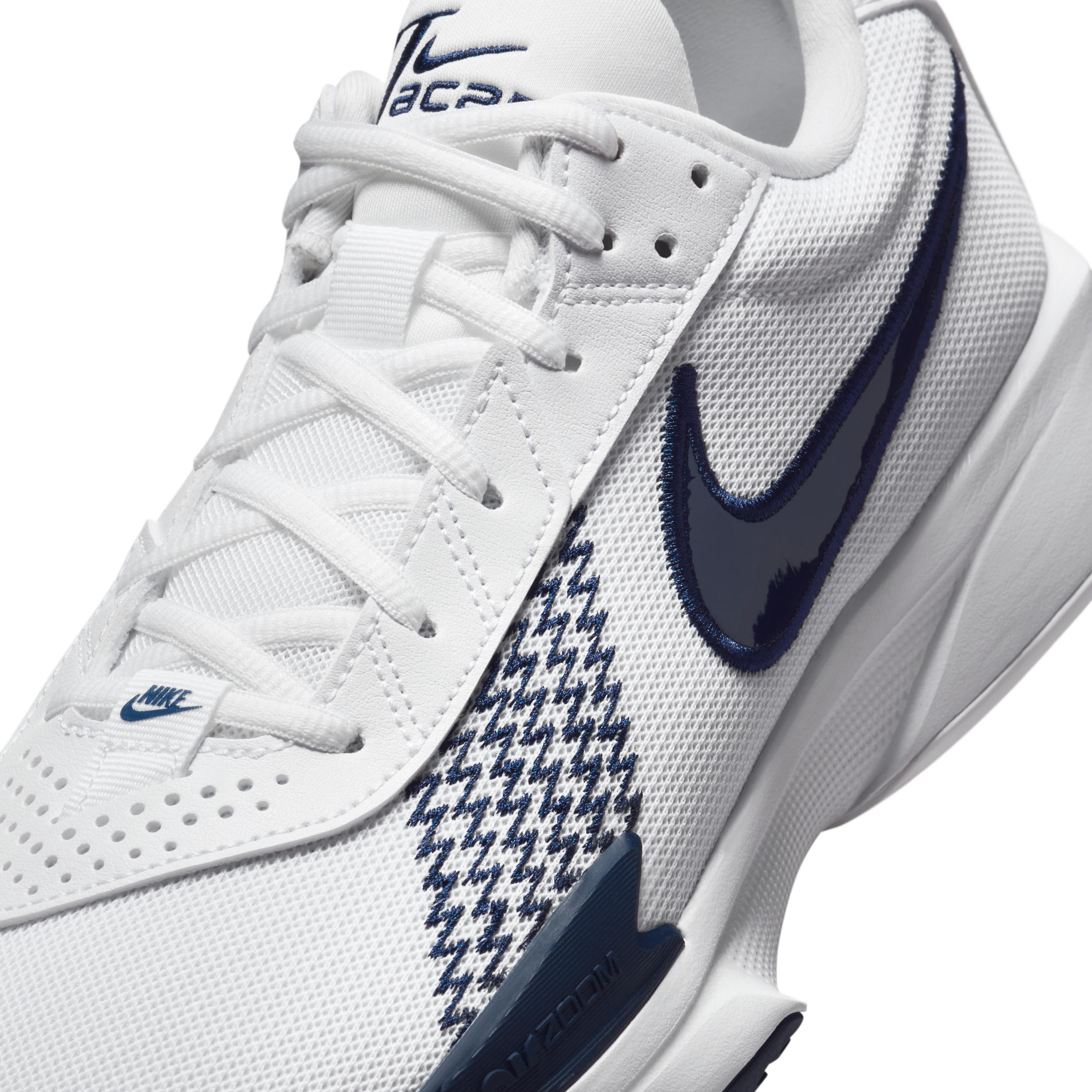 Nike Men's G.T. Cut Academy Basketball Shoes Product Image