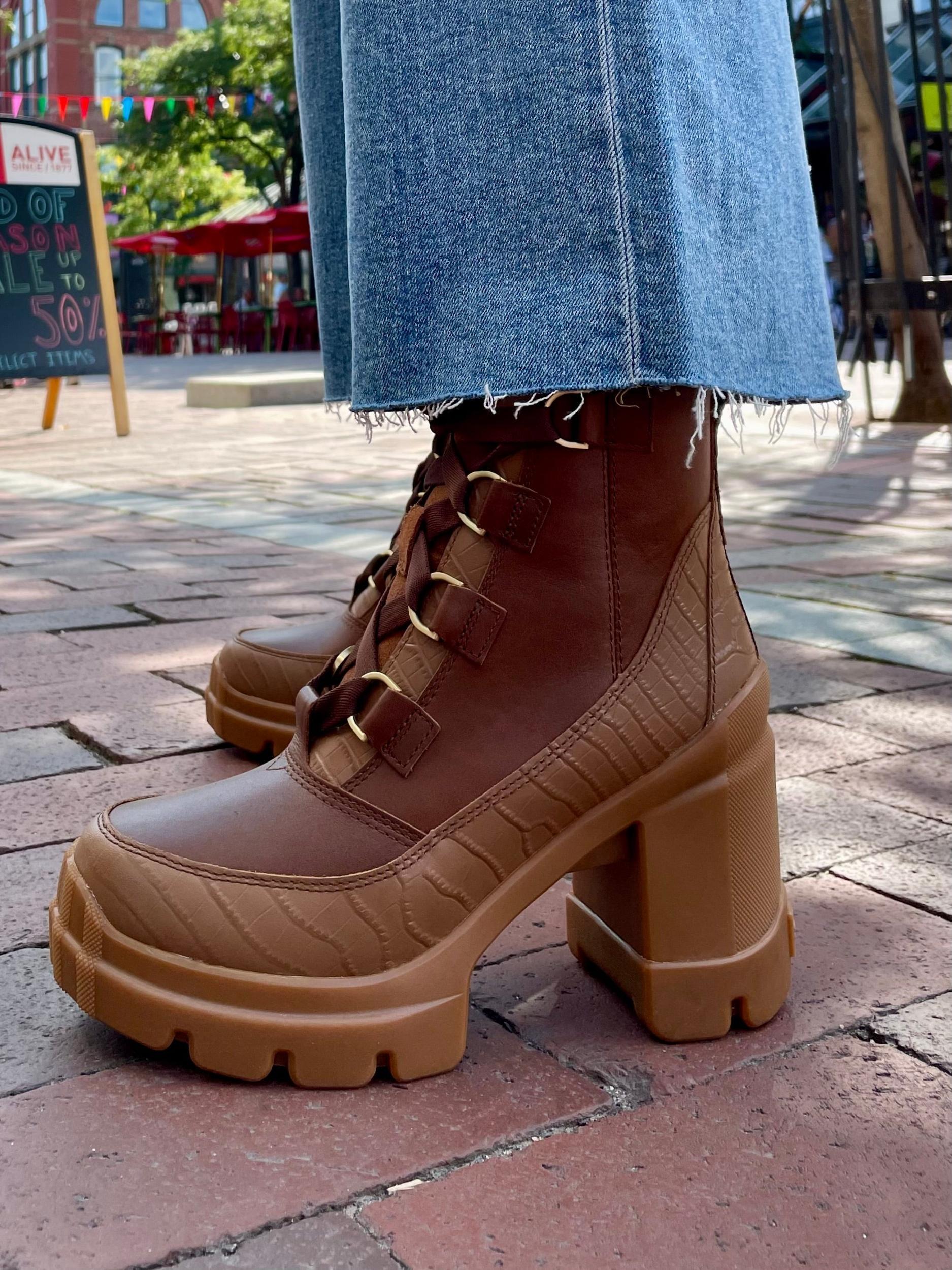 Sorel Caribou X Heel Lace Velvet Tan/Tobacco Product Image