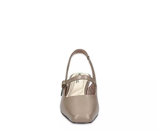 Easy Street Womens Cameo Slingback Pump Product Image