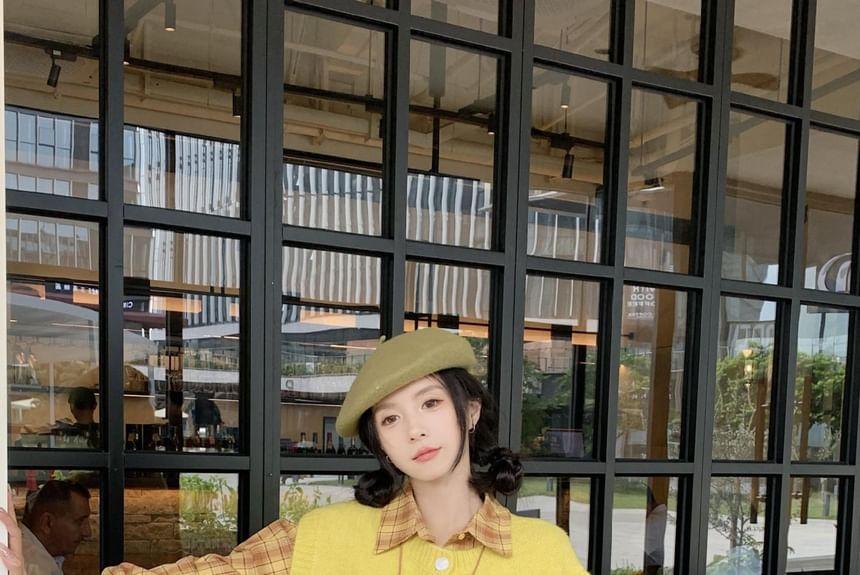 Long-Sleeve Plaid Shirt / Crew Neck Plain Button Sweater Vest Product Image