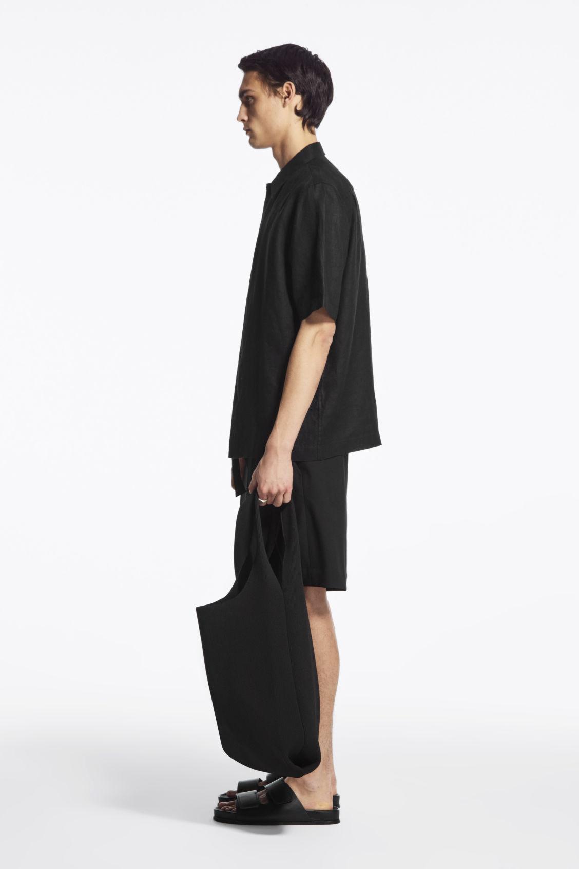 SHORT-SLEEVED LINEN SHIRT Product Image