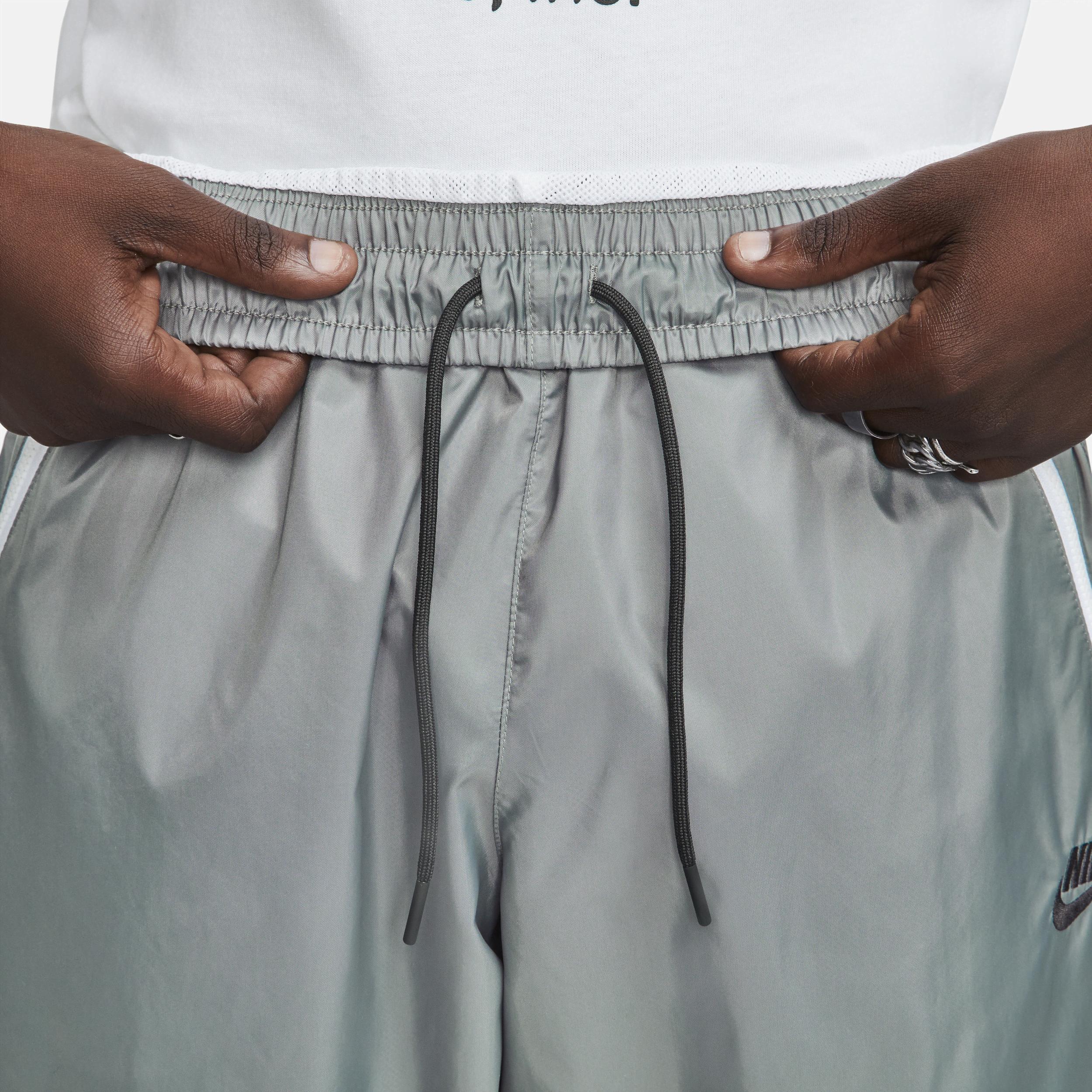 Nike Men's Windrunner Woven Lined Pants Product Image