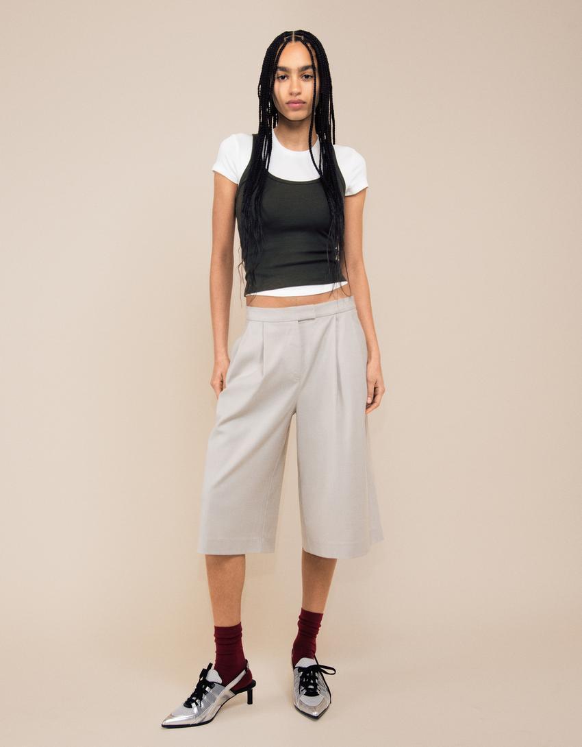 Voluminous Bermuda shorts Product Image