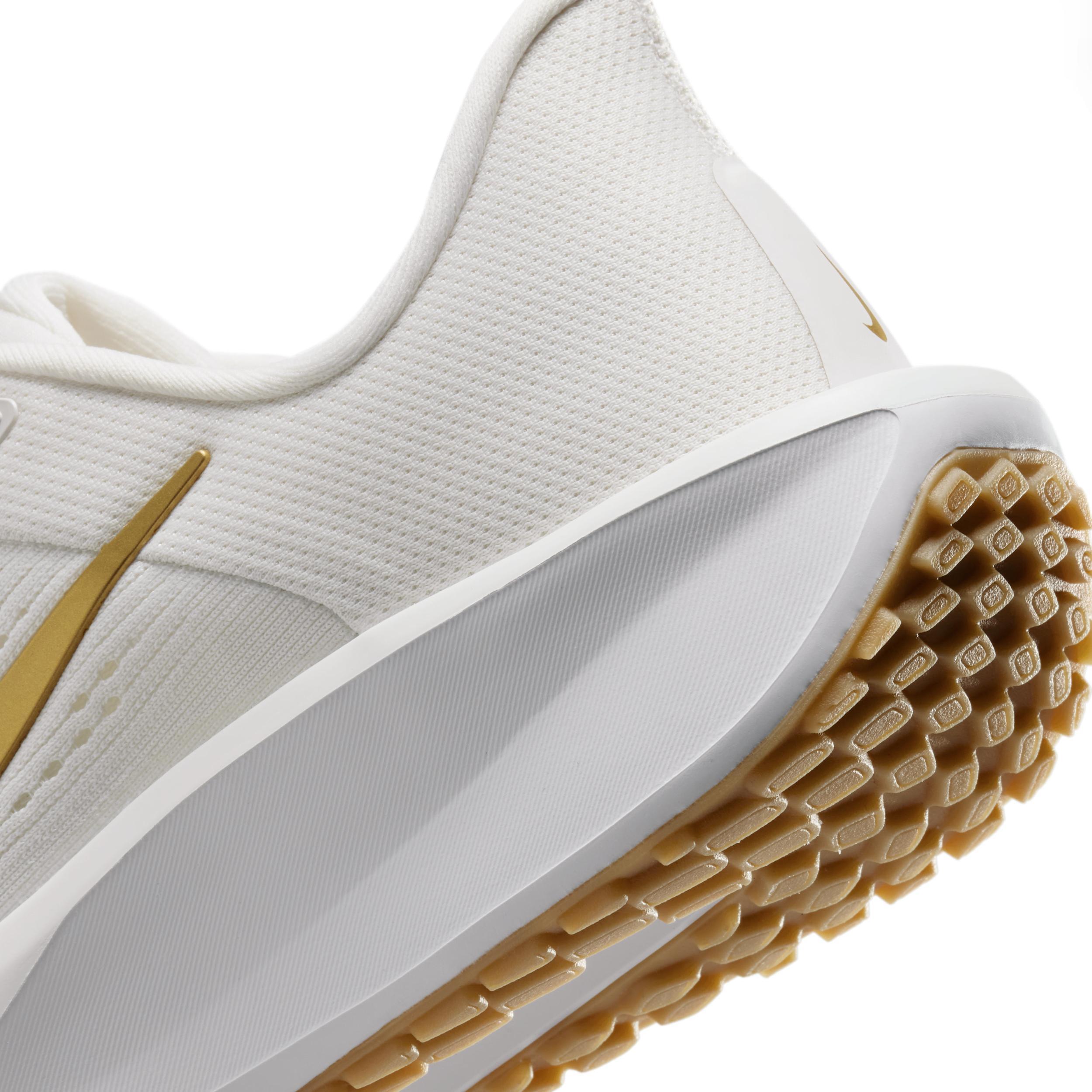 Nike Quest 6 Women's Running Shoes, Size: 7, Phantom Grey Gold Product Image