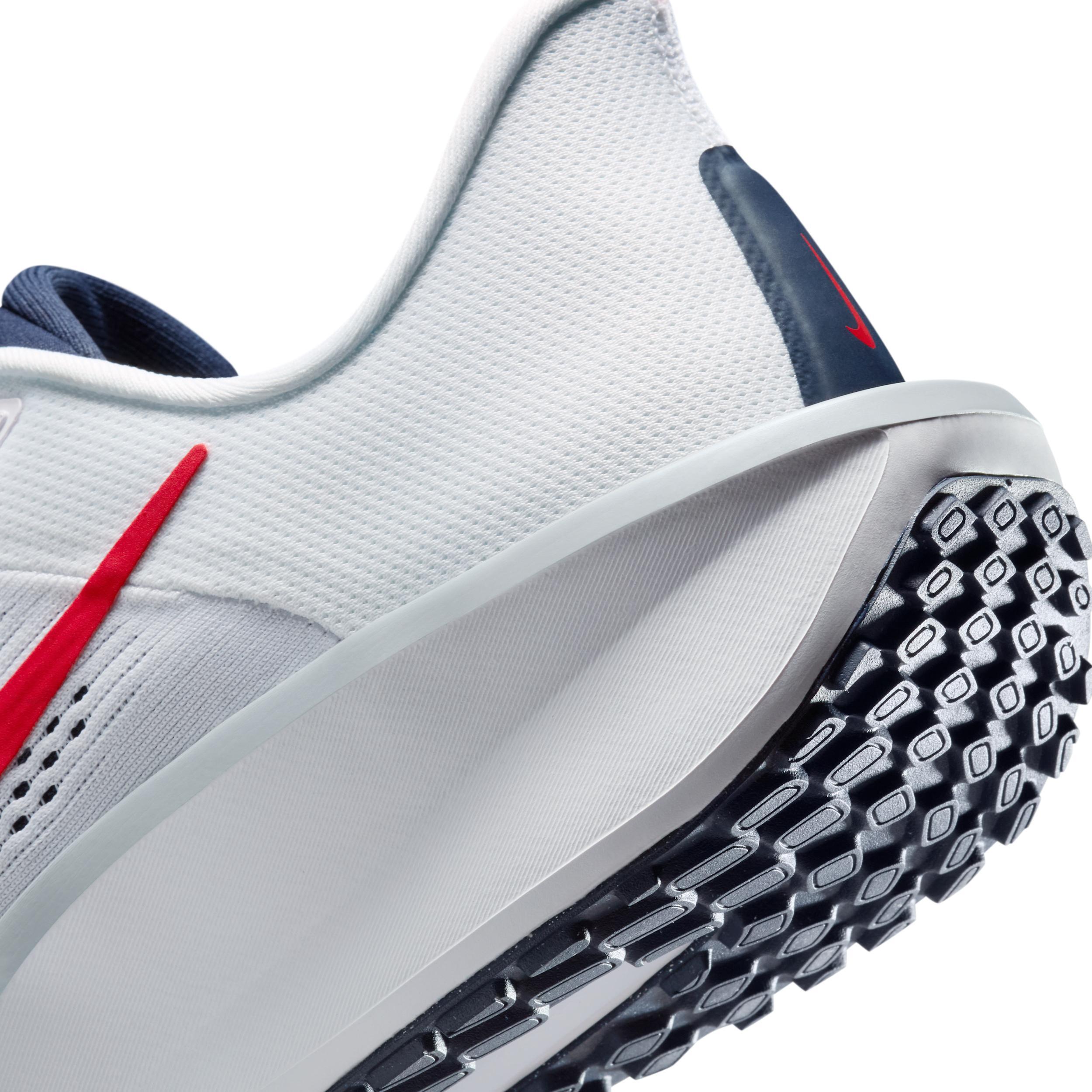 Nike Men's Quest 6 Road Running Shoes Product Image