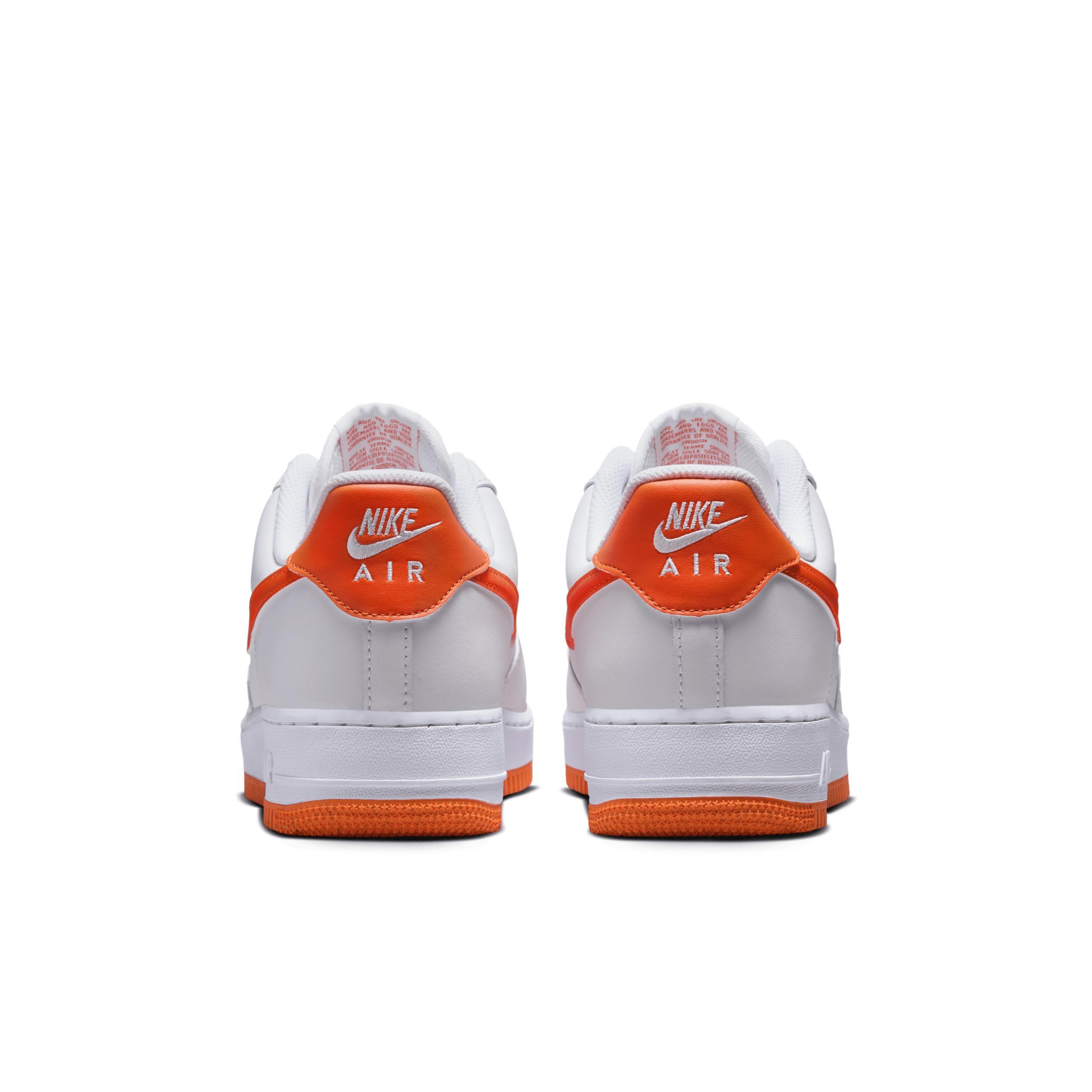 Nike Men's Air Force 1 '07 LV Shoes Product Image