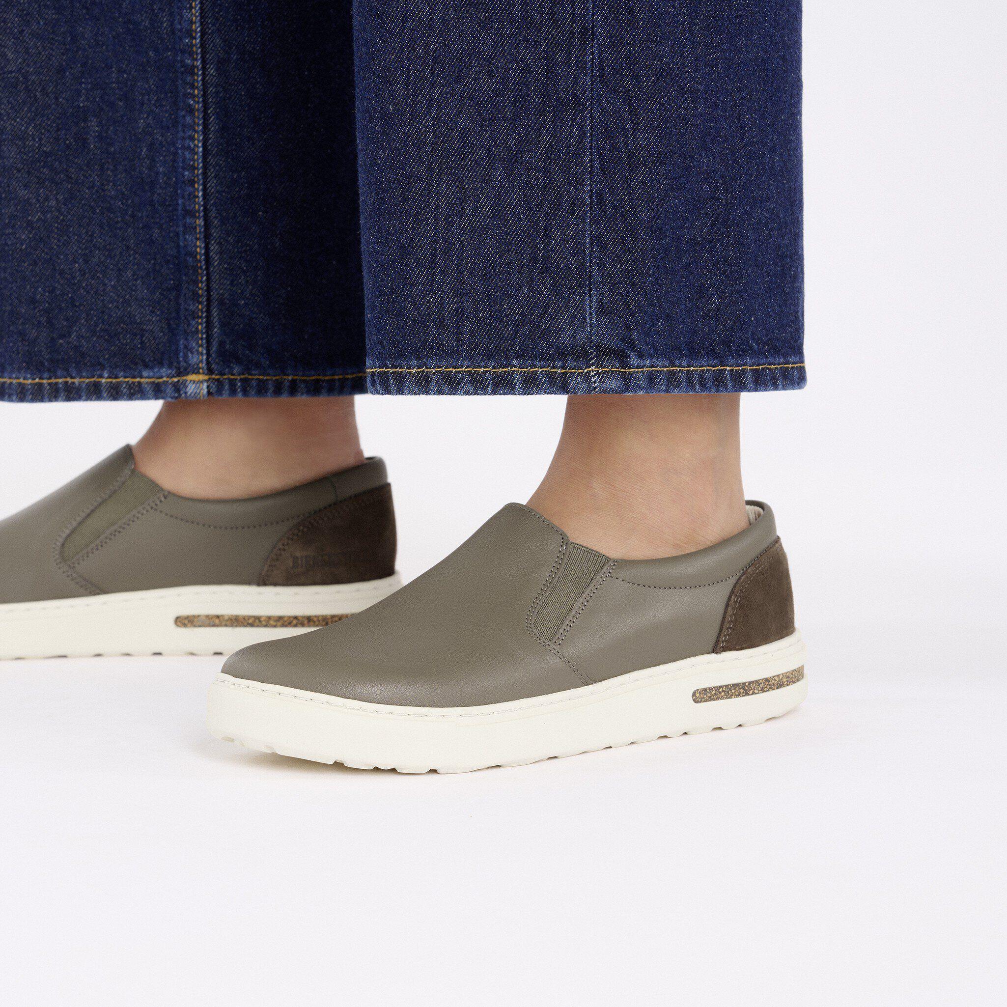 Oswego Mixed Leather Product Image