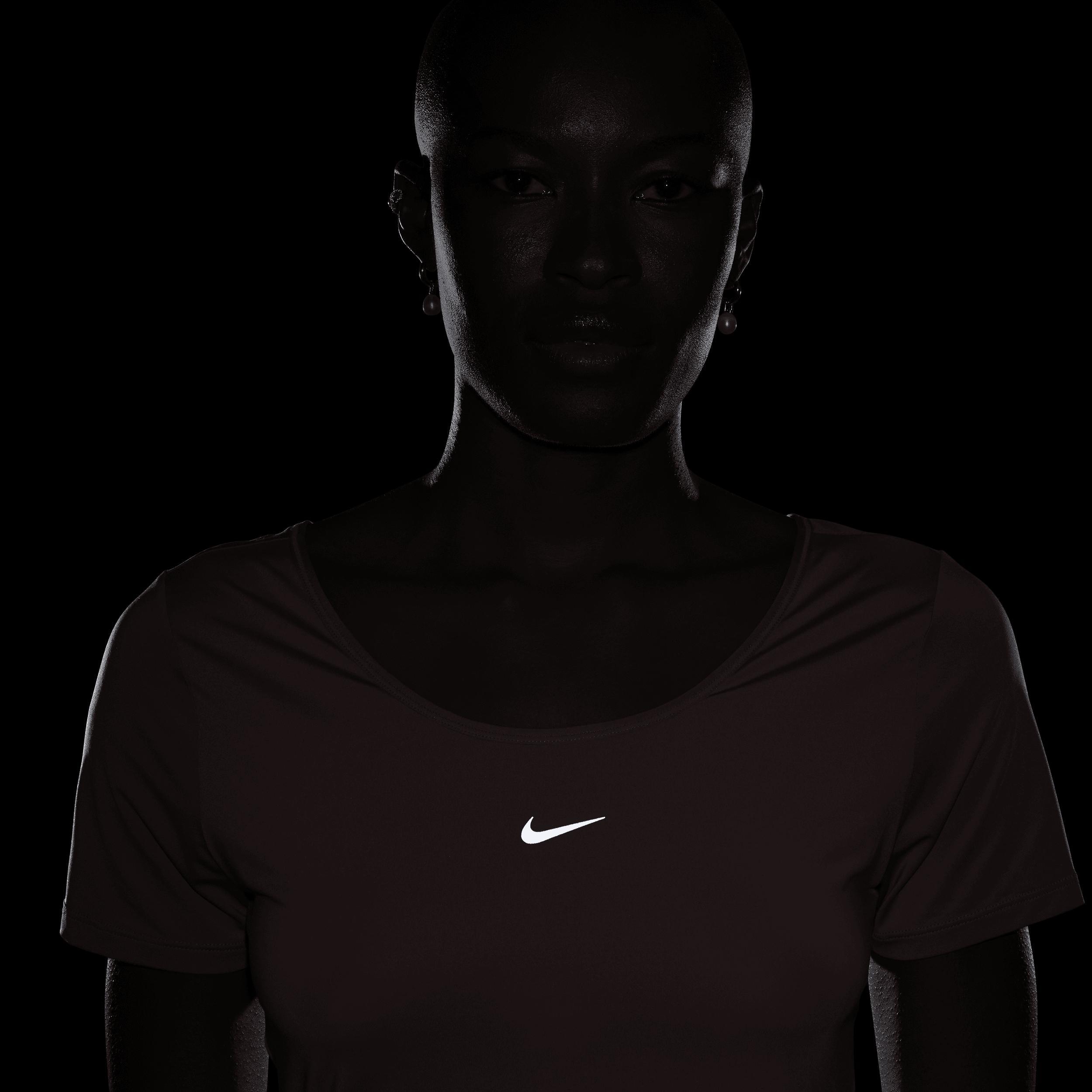 Nike One Classic Women's Dri-FIT Short-Sleeve Cropped Twist Top Product Image