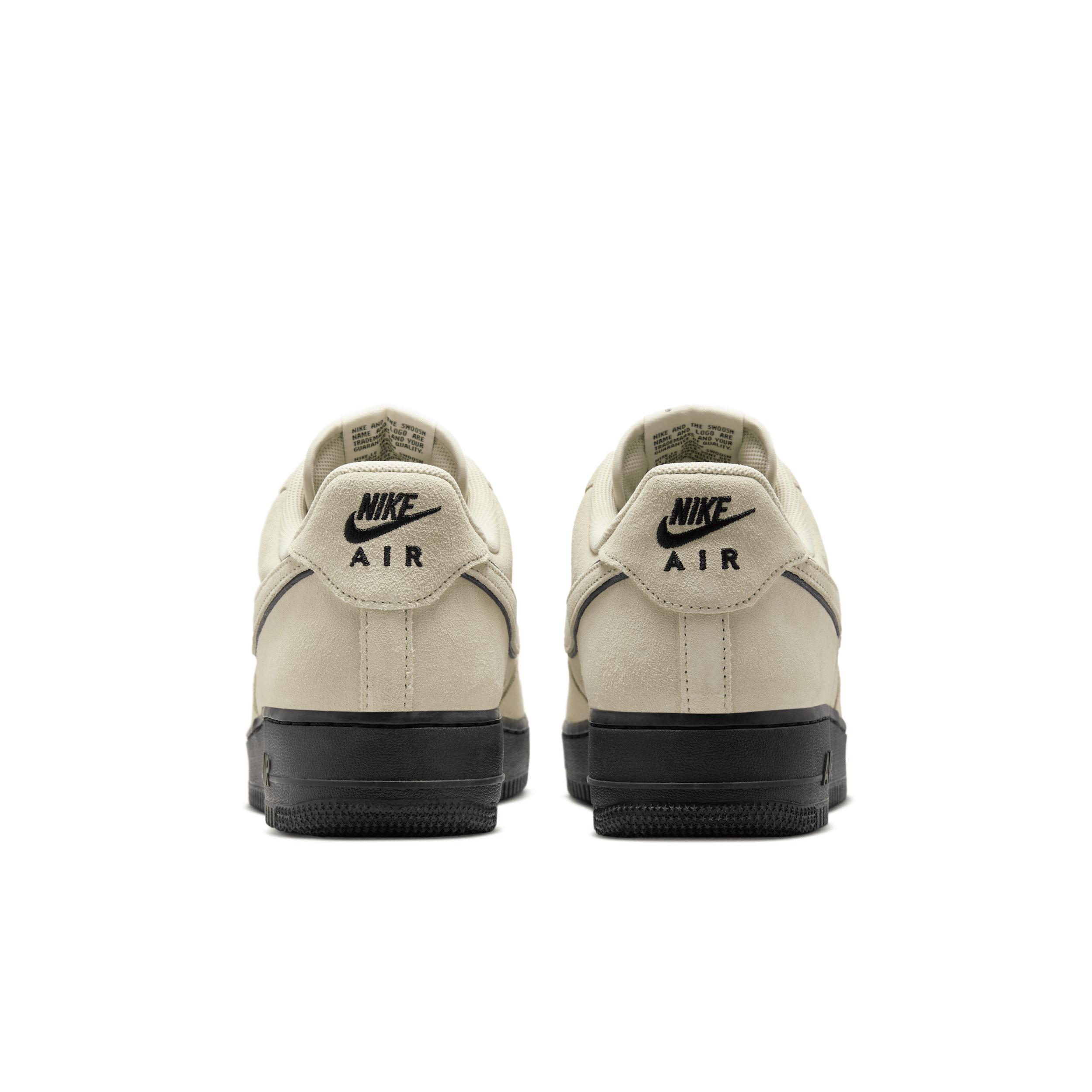Nike Men's Air Force 1 '07 LV8 Shoes Product Image