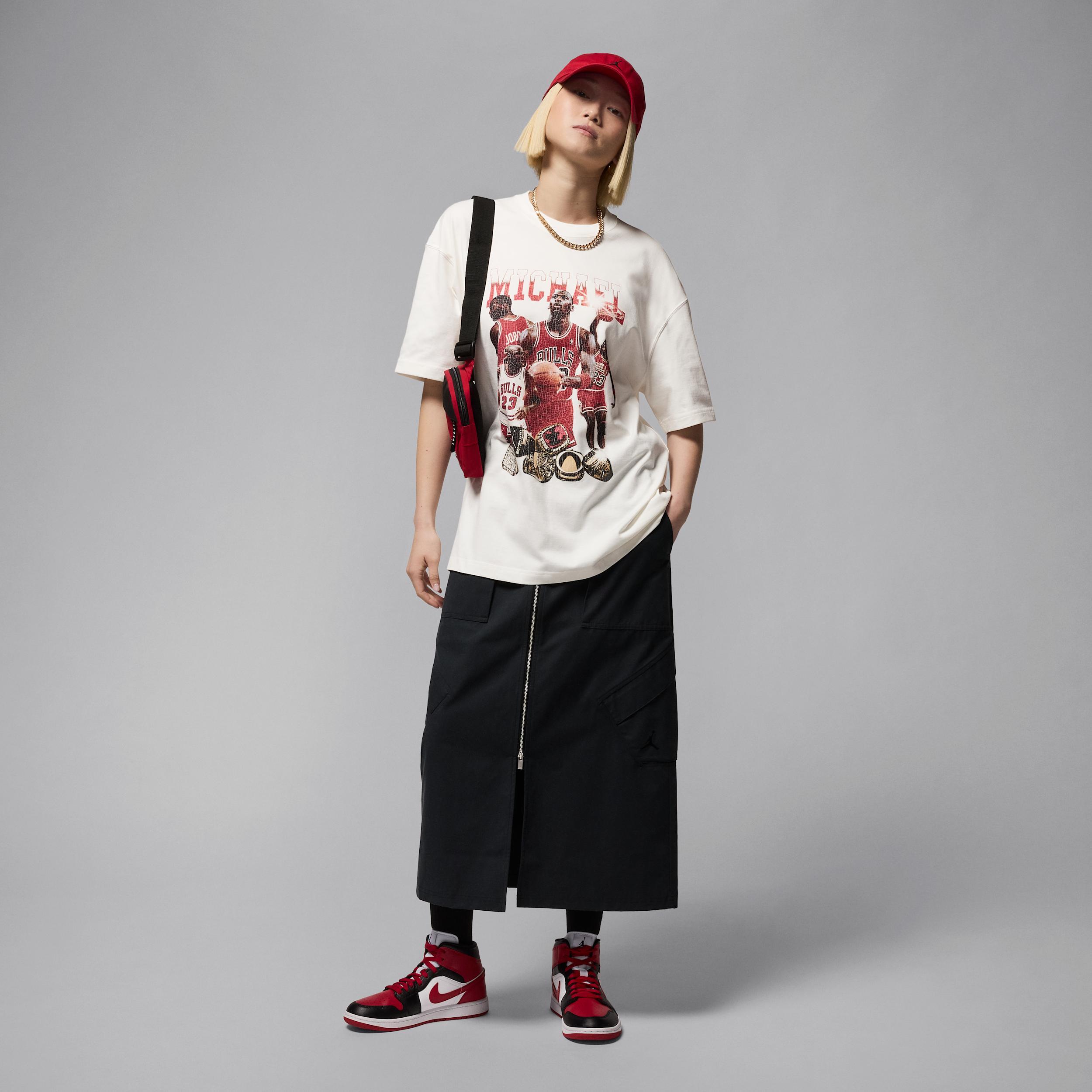 Women's Jordan Oversized Short-Sleeve Graphic T-Shirt Product Image