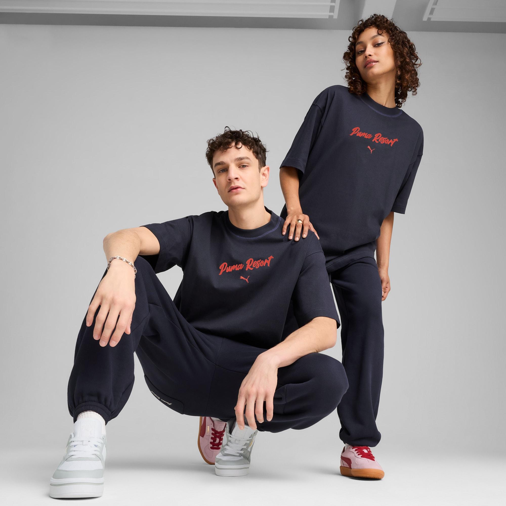PREMIUM ESSENTIALS Oversized Graphic Tee Product Image