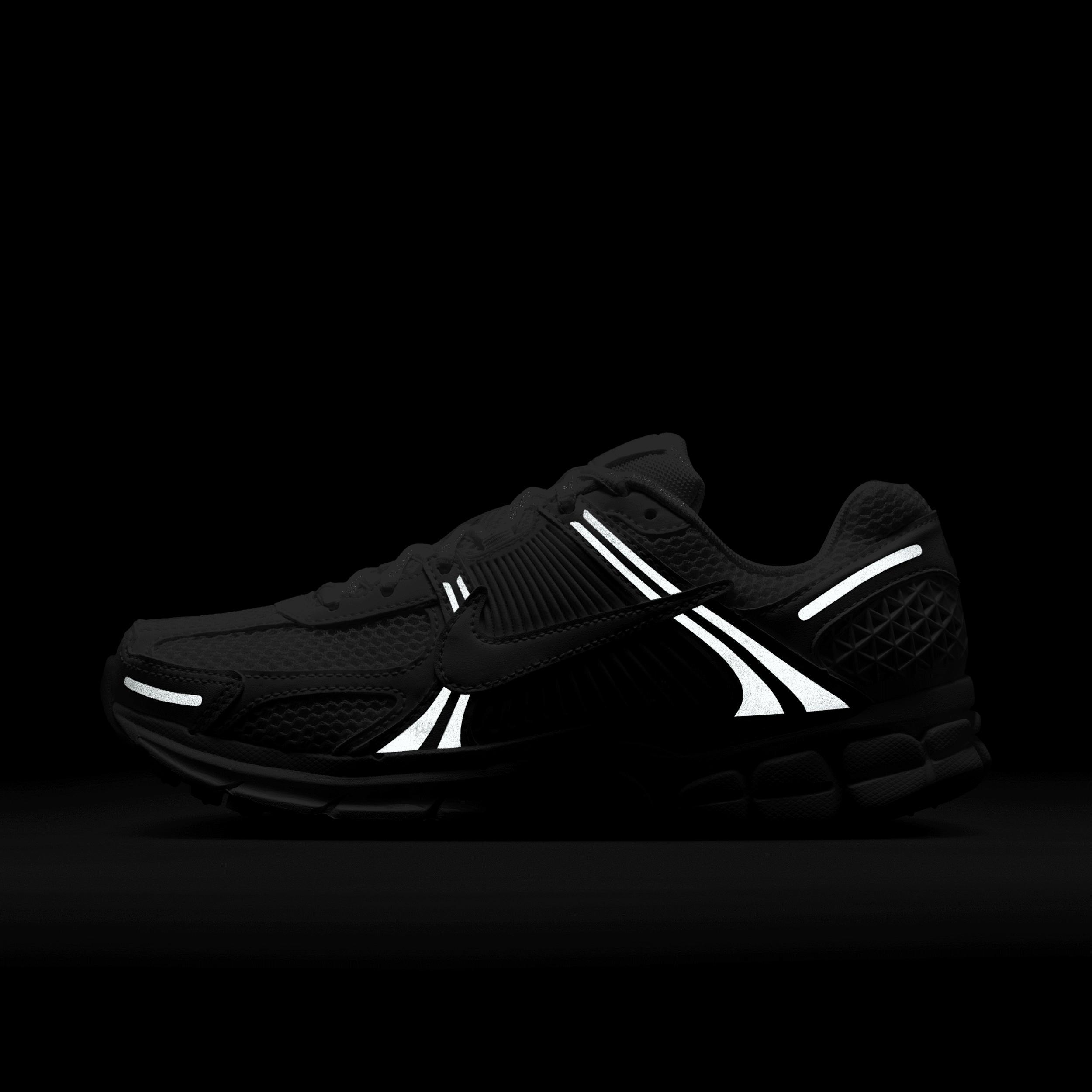 Nike Women's Zoom Vomero 5 Shoes Product Image