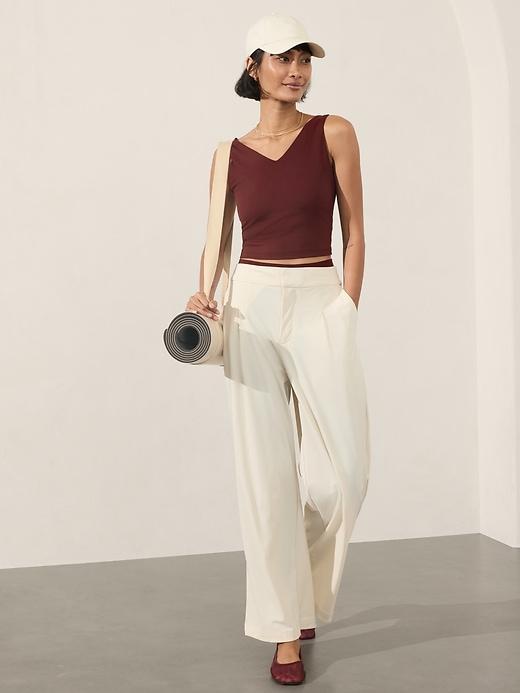 Transcend V-Neck Crop Sports Bra A-C Product Image