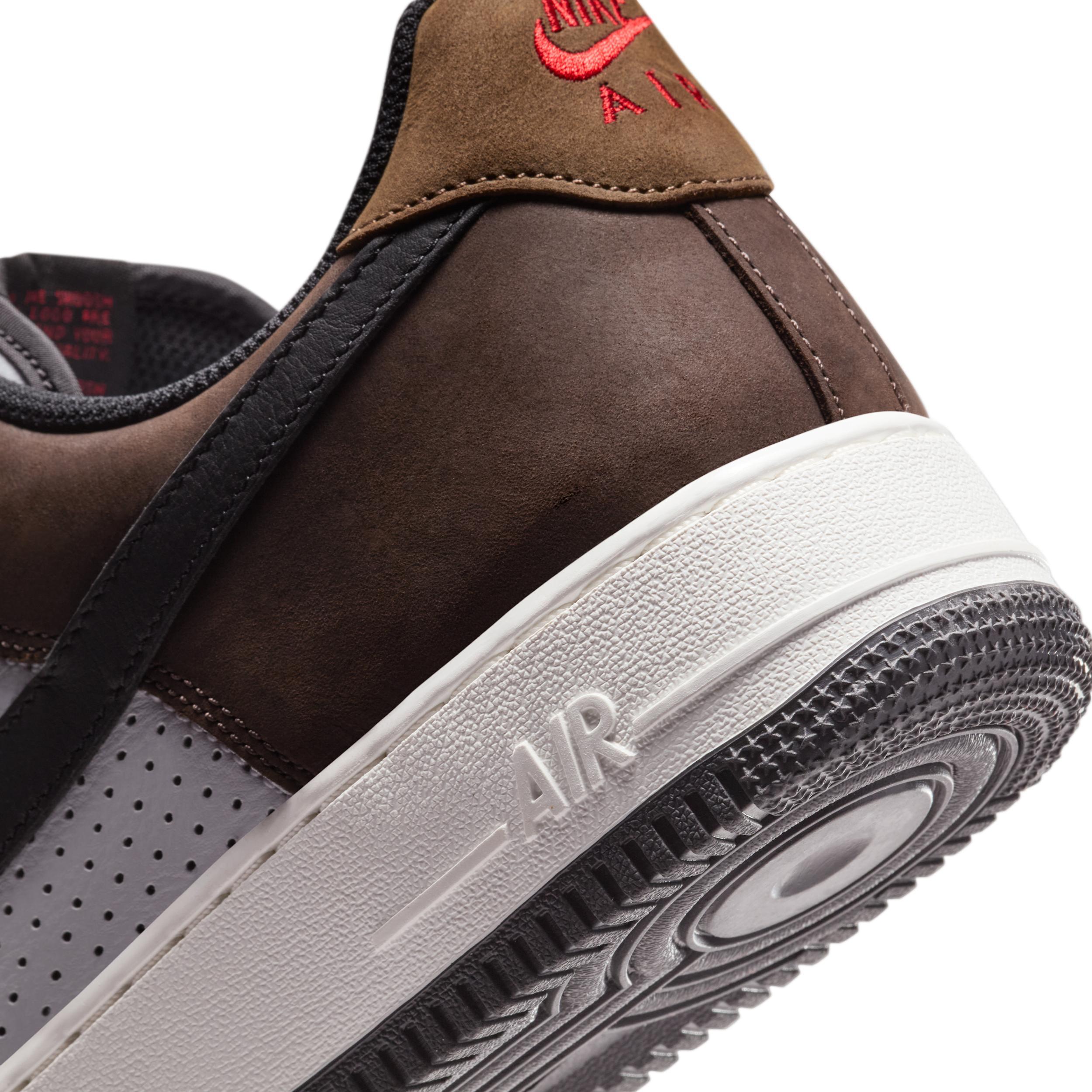 Nike Men's Air Force 1 Low Retro Shoes Product Image