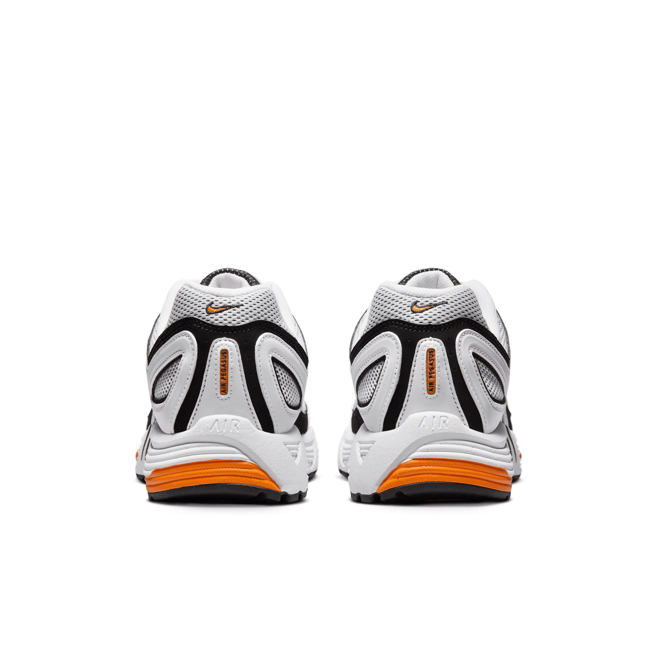 Nike Men's Air Pegasus 2005 Shoes Product Image