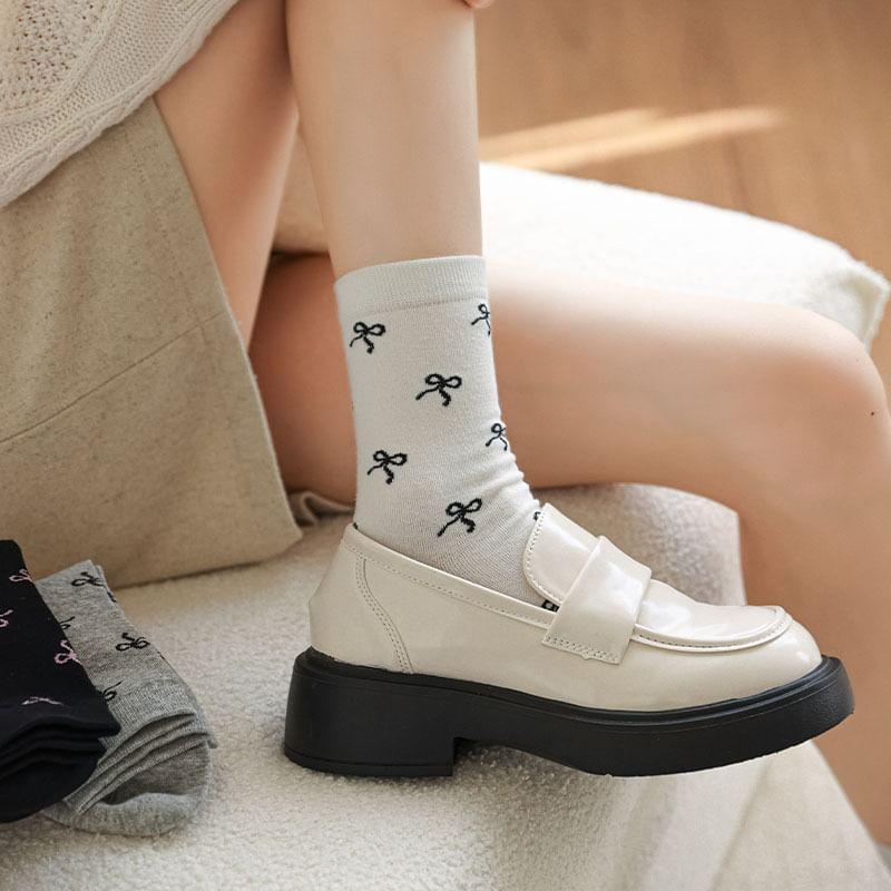 Bow Patterned Socks Product Image