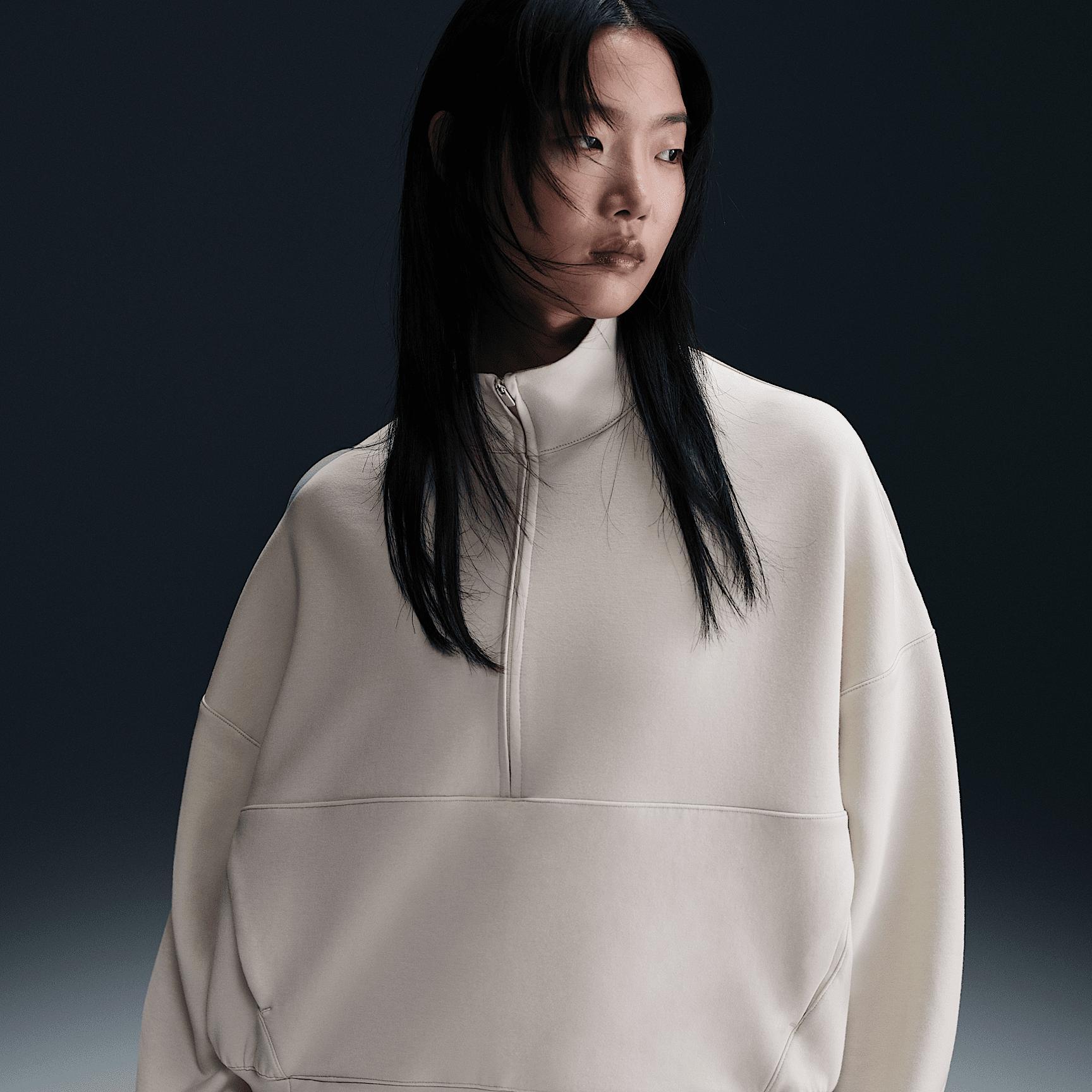Nike Women's 24.7 ImpossiblySoft Dri-FIT Oversized 1/2-Zip Top Product Image