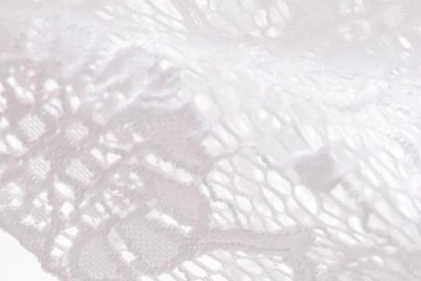 Long-Sleeve V-Neck Floral Lace Slim Fit Top Product Image