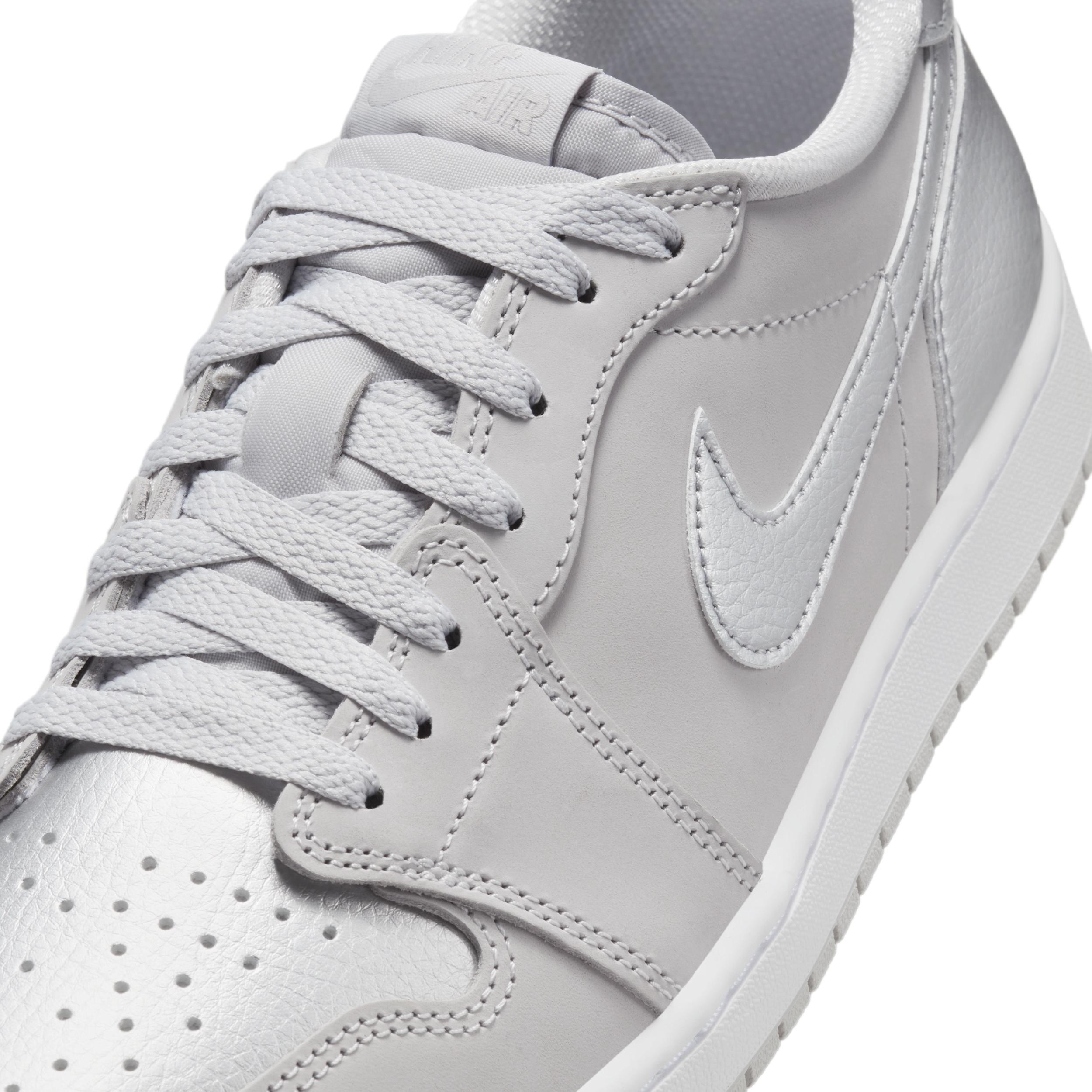 Jordan Mens Jordan Retro 1 Low OG - Mens Basketball Shoes Product Image