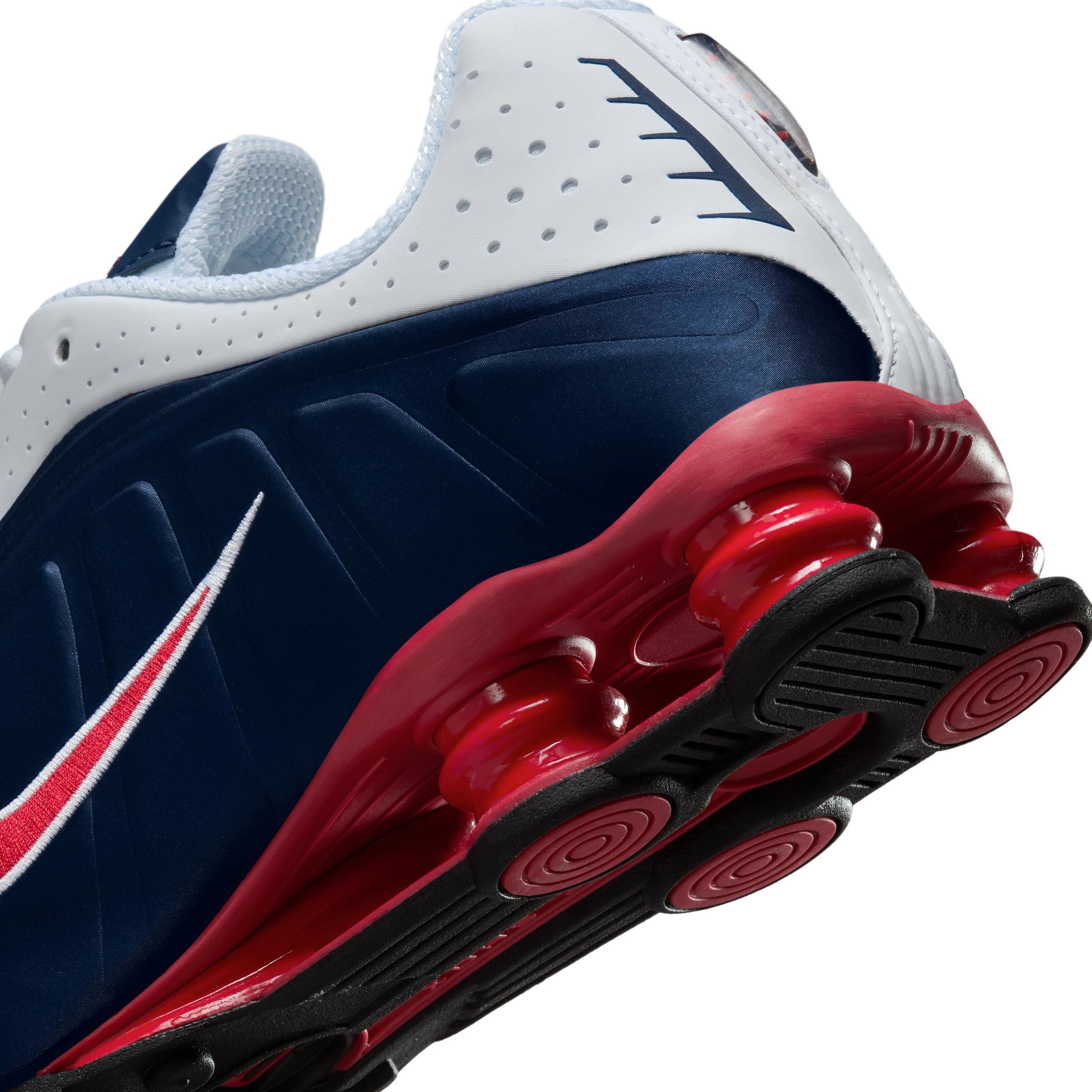Nike Men's Shox R4 Shoes Product Image