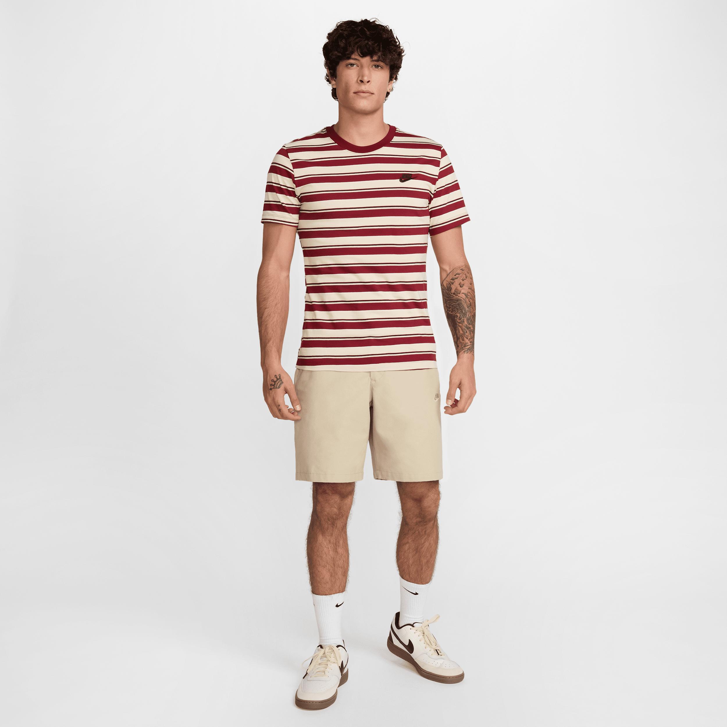 Nike Men's Club T-Shirt Product Image