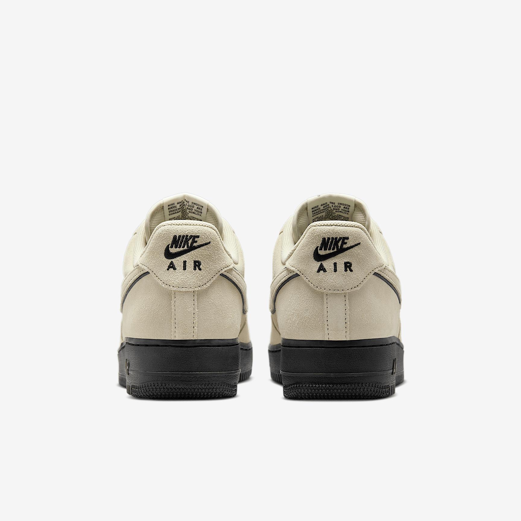 Nike Air Force 1 '07 LV8 Men's Shoes Product Image