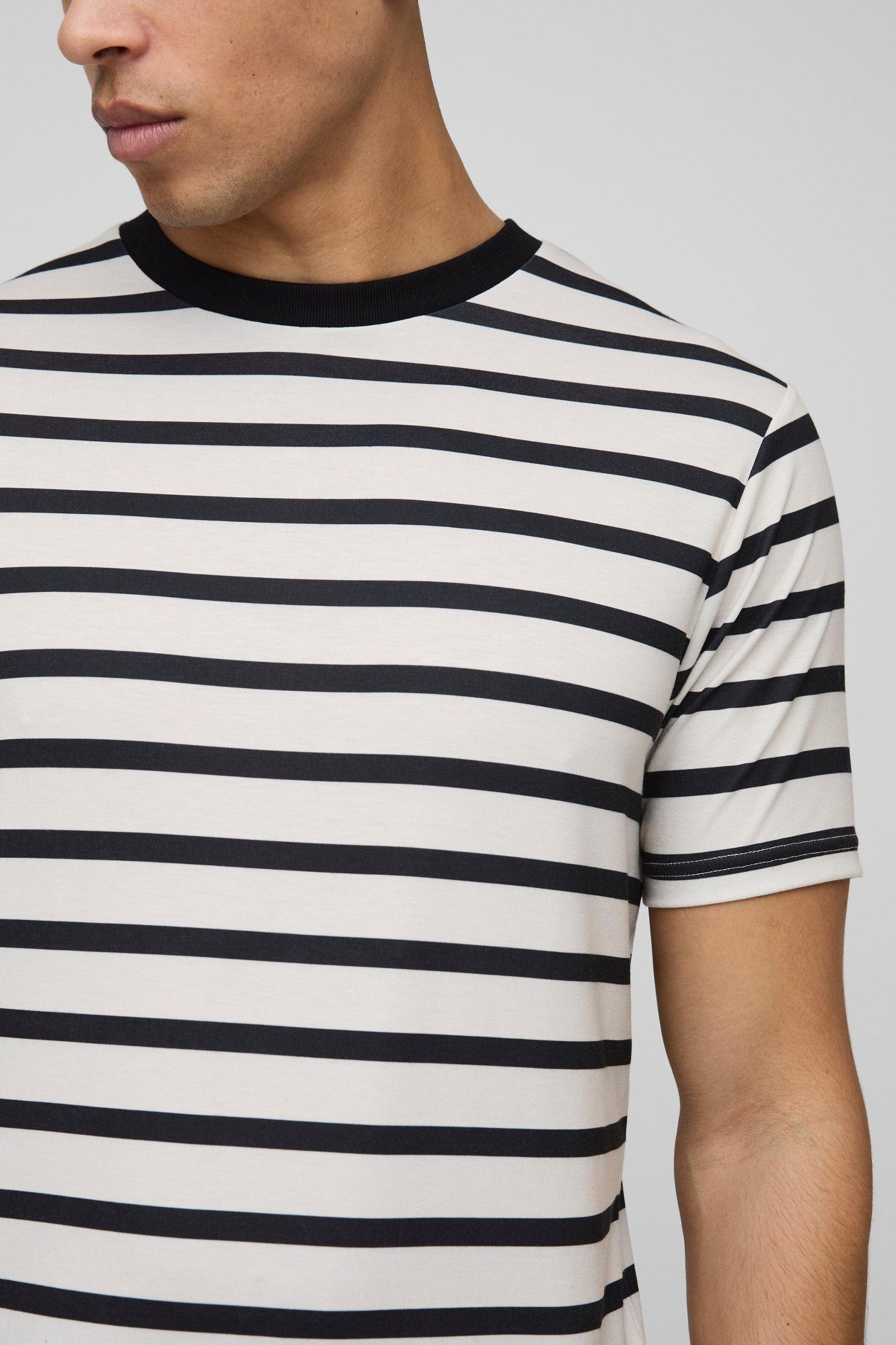 Slim Fit Stripe T-Shirt | boohooMAN USA Product Image