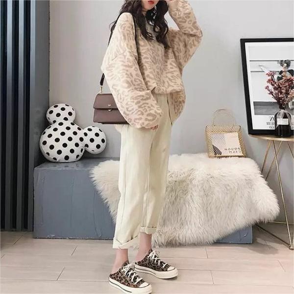 Puff-Sleeve Crew Neck Leopard Print Oversized Sweater Product Image