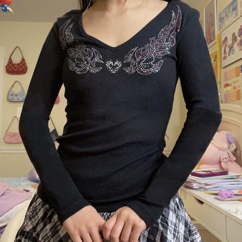 Long Sleeve V-Neck Rhinestone Ribbed T-Shirt Product Image