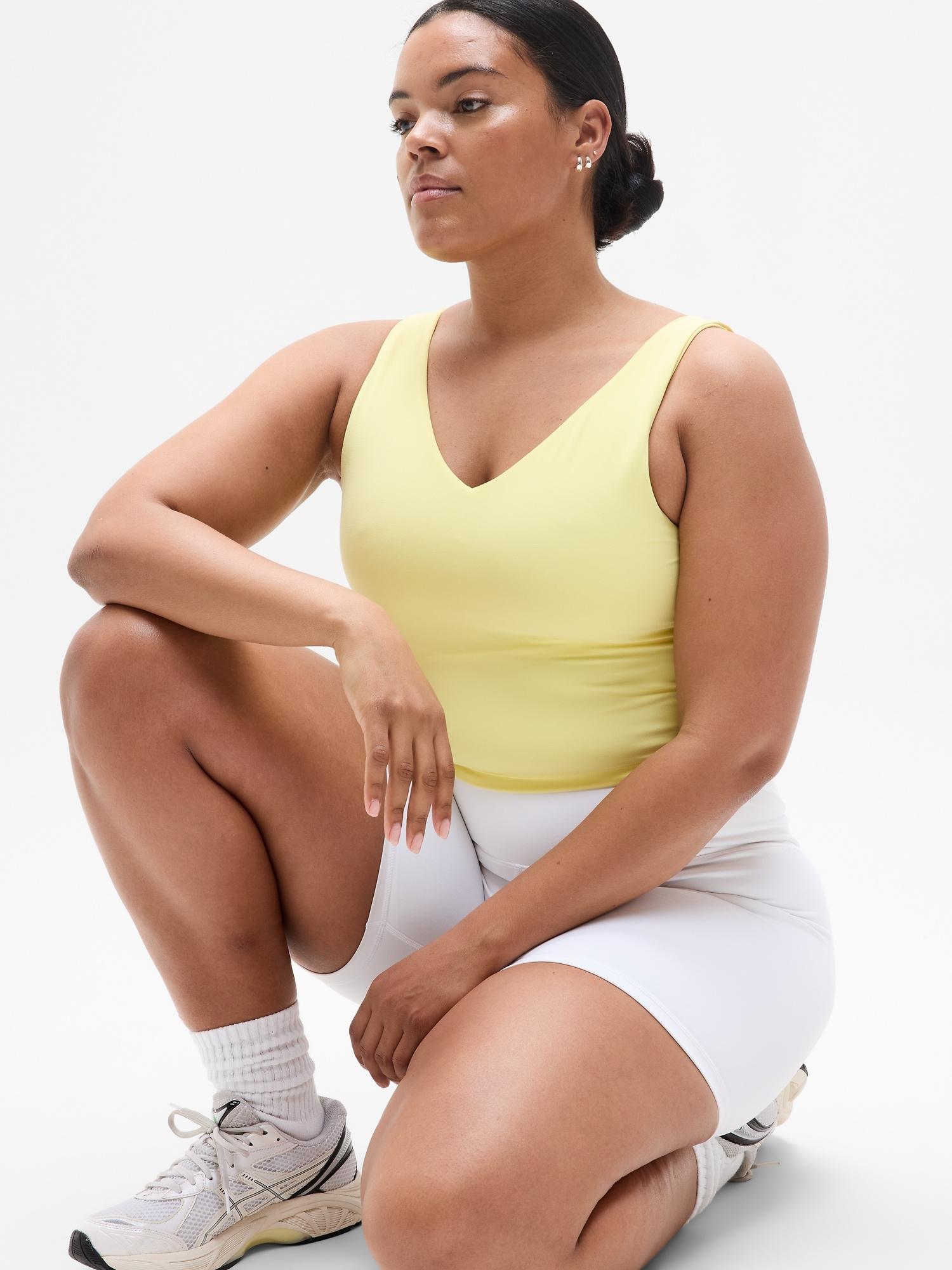 Transcend V-Neck Crop Sports Bra D-DD Product Image