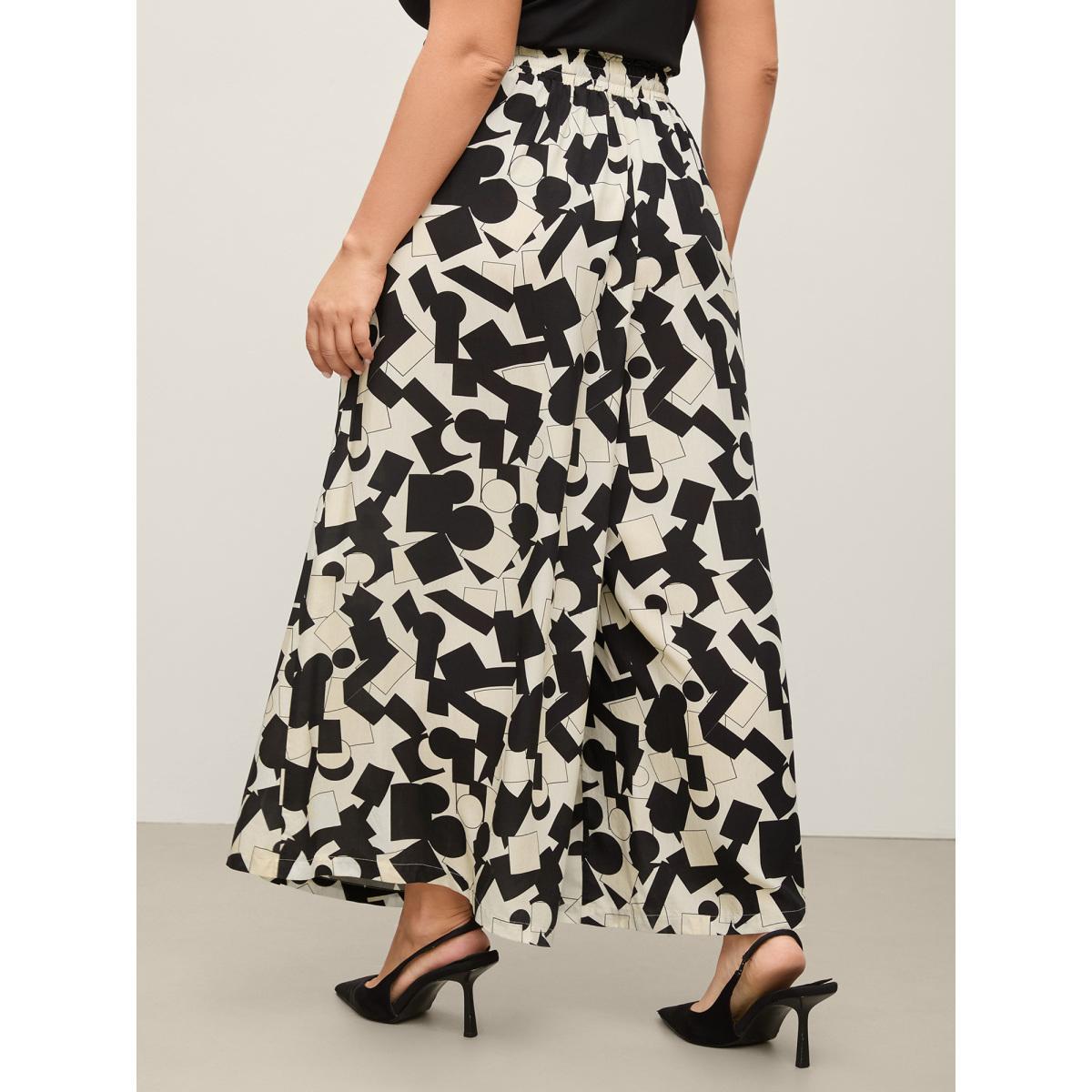 Plus Size Geometric Print Drawstring Wide-Leg Pants Women BlackFlower Loose Mid Rise Work Pants BloomChic 28/5X Product Image