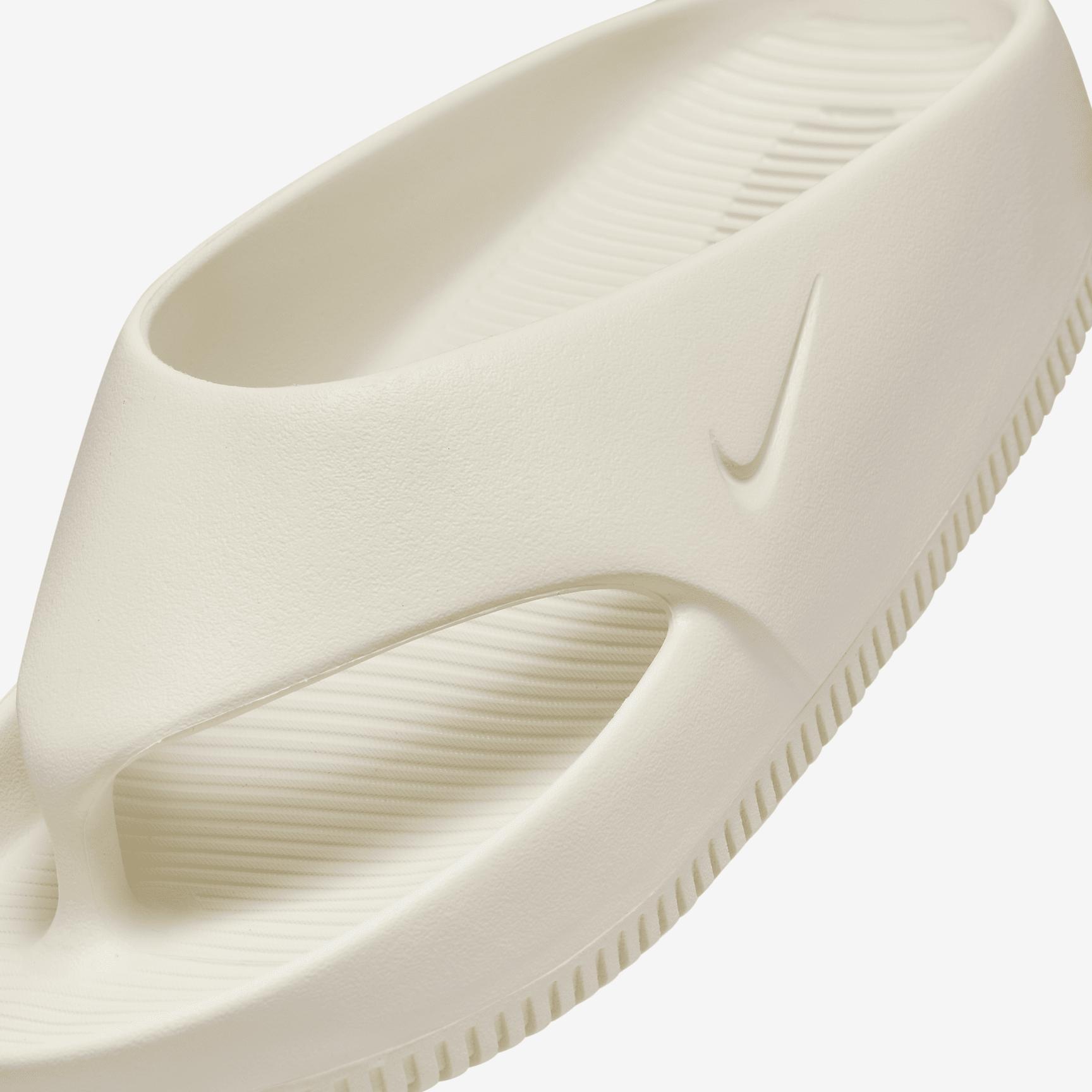 Nike Calm Women's Flip-Flops Product Image