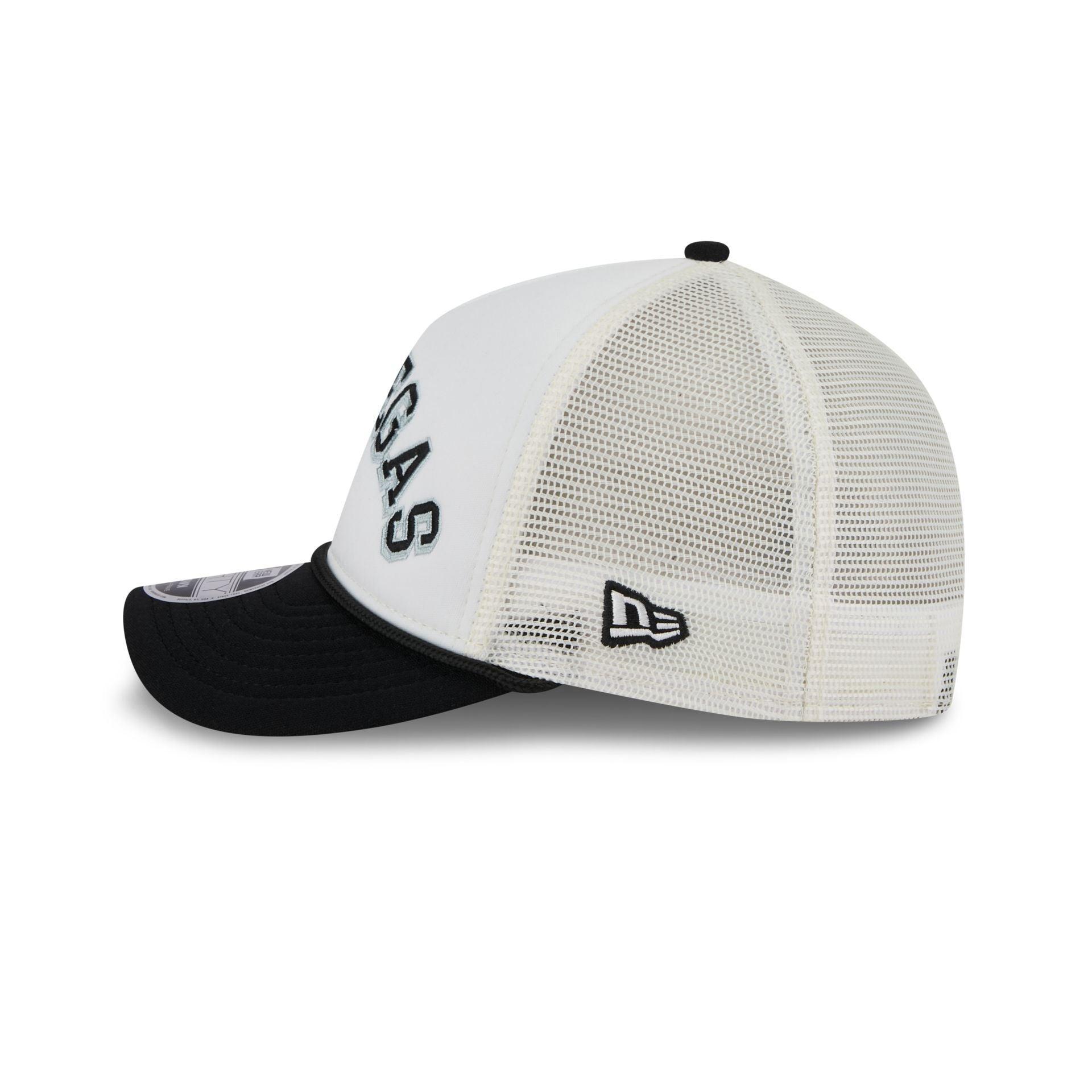 Las Vegas Raiders Chrome Arch 9FORTY M-Crown A-Frame Trucker Hat Male Product Image