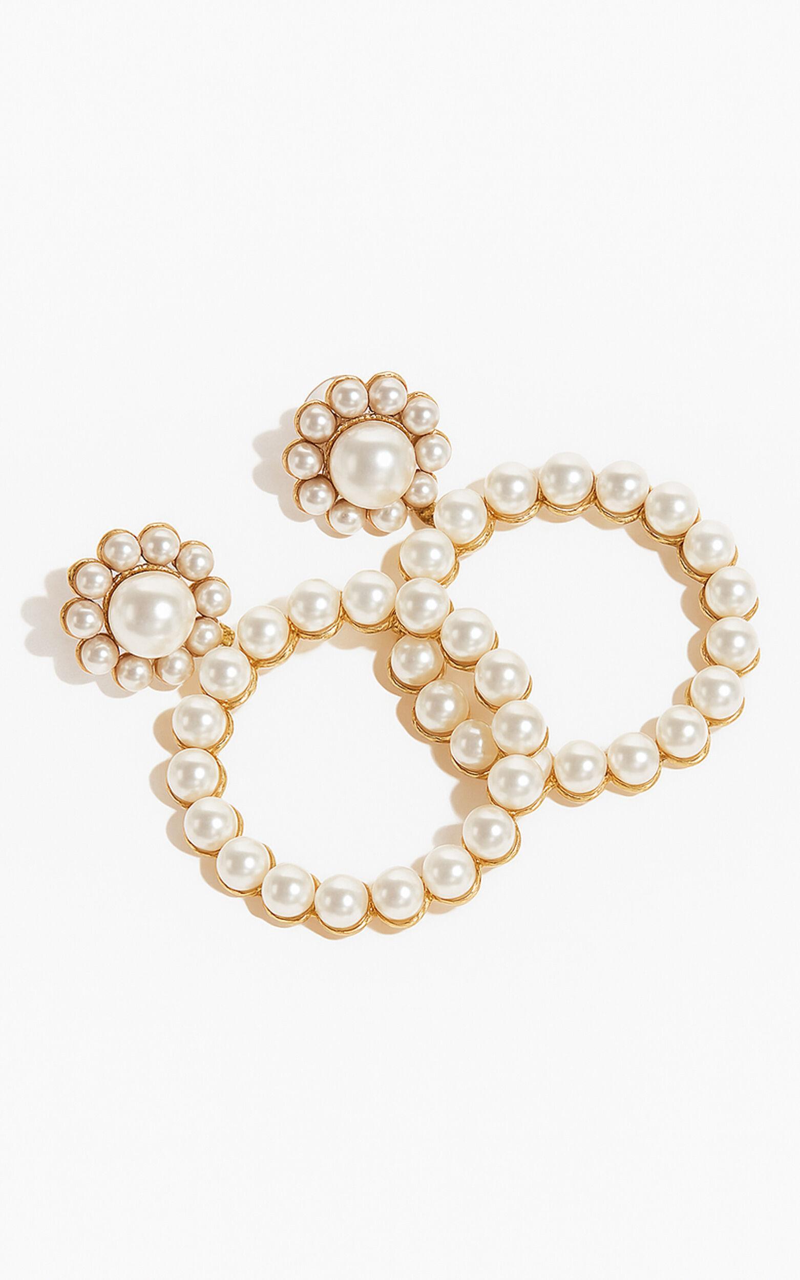Eunbie Faux Pearl Circle Drop Earrings in Gold Product Image
