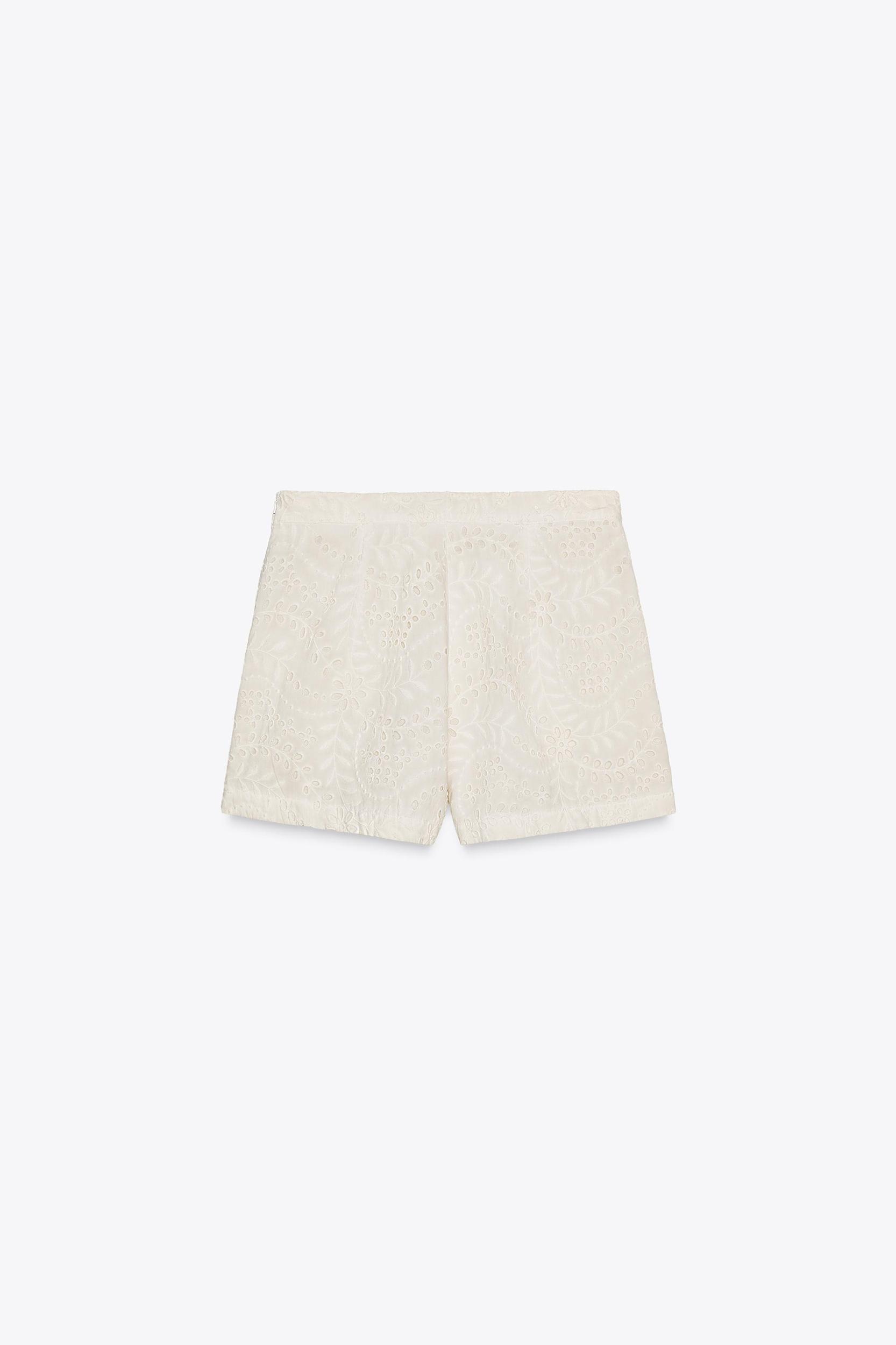 ZW COLLECTION PERFORATED EMBROIDERY BERMUDA SHORTS Product Image