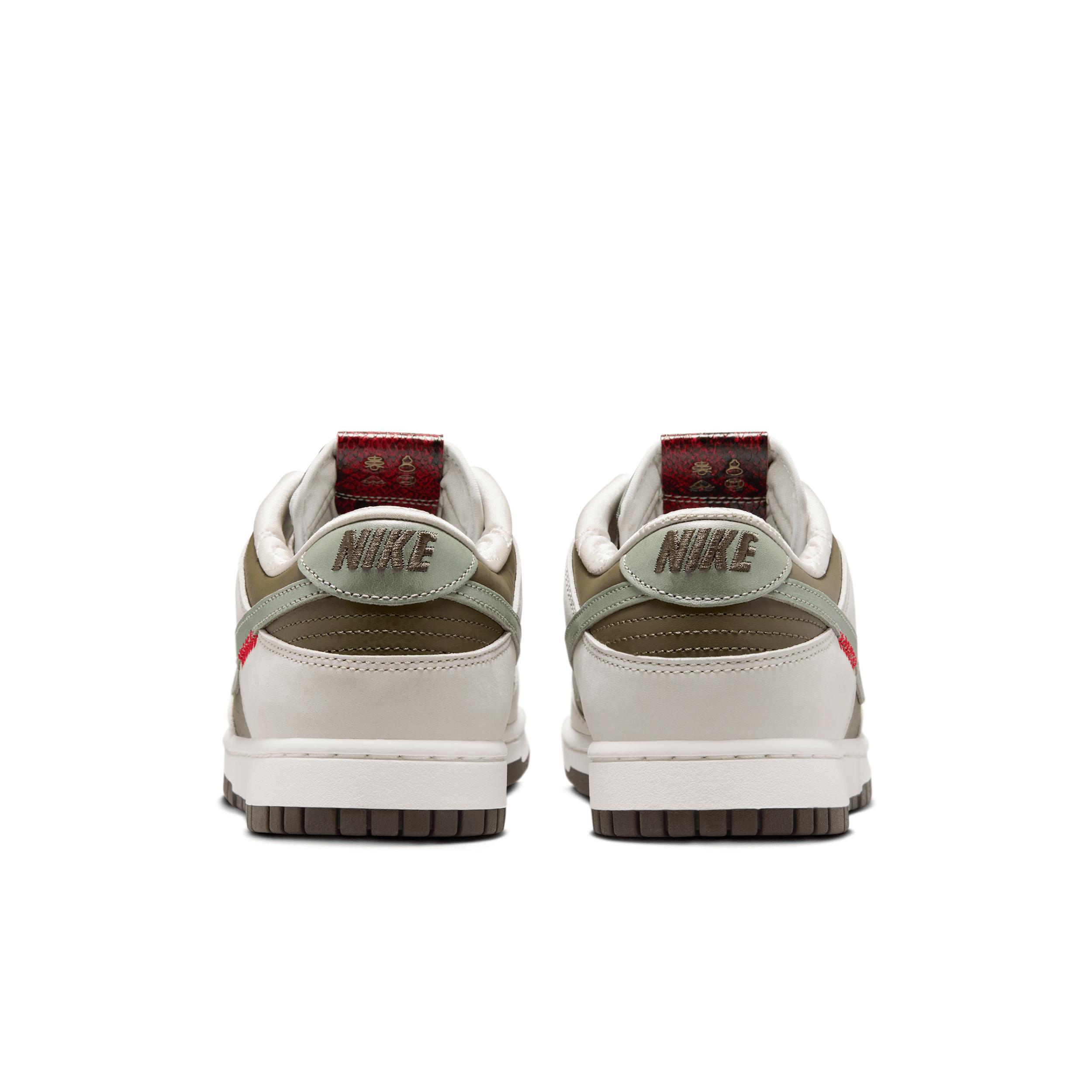 Nike Men's Dunk Low Retro Shoes Product Image