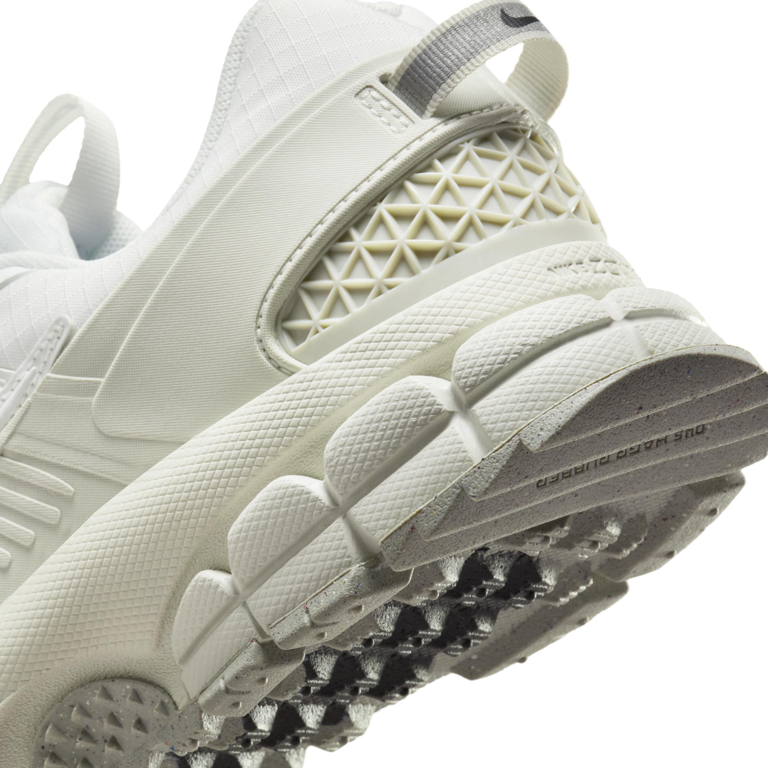Nike Zoom Vomero Roam Women's Winterized Shoes Product Image